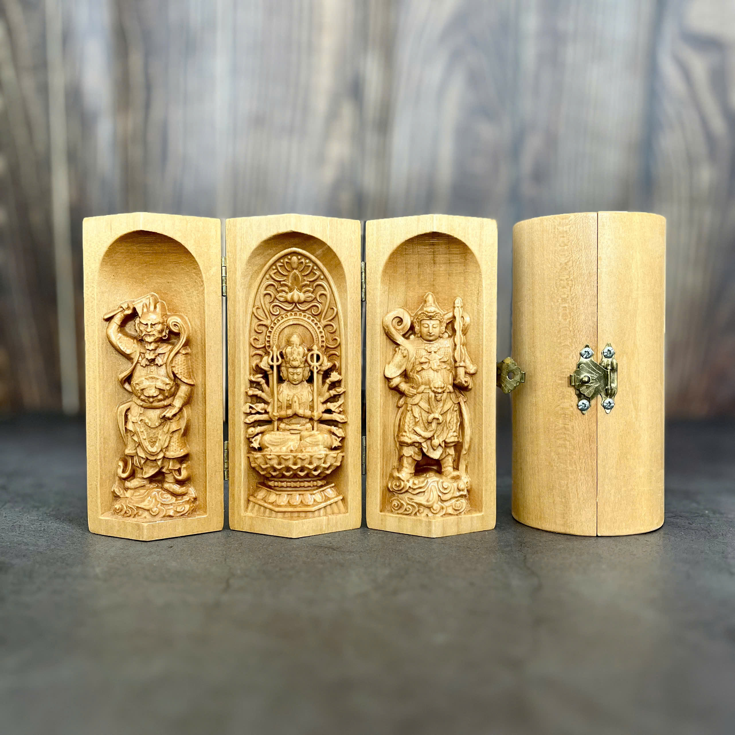 Bộ tượng Thiên Thủ Thiên Nhãn Bồ Tát - Bản mệnh cho người tuổi Tý, cao 13cm, gỗ Bồ Đề