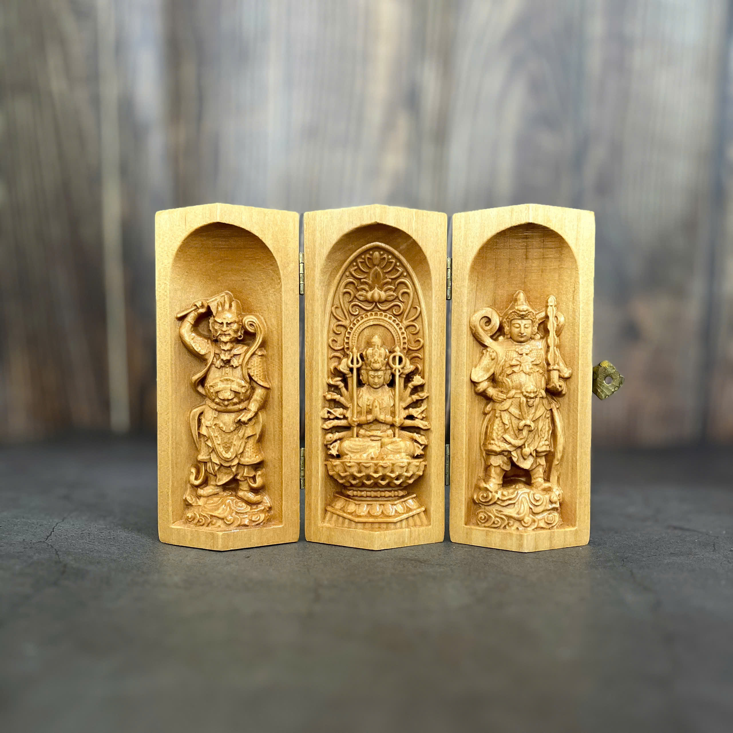 Bộ tượng Thiên Thủ Thiên Nhãn Bồ Tát - Bản mệnh cho người tuổi Tý, cao 13cm, gỗ Bồ Đề