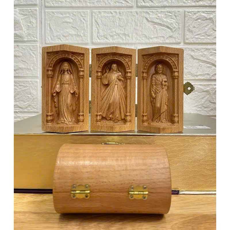Bộ bàn thờ công giáo mini Đức mẹ Ban Ơn - Chúa Thương Xót-Thánh Giuse, cao 10cm, gỗ Beech