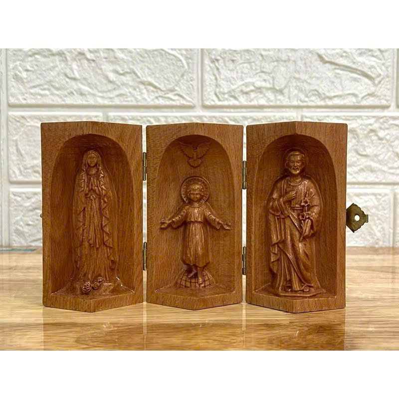 Bộ bàn thờ công giáo mini Thánh gia thất - Đức mẹ Lộ Đức cao 10cm, gỗ Beech