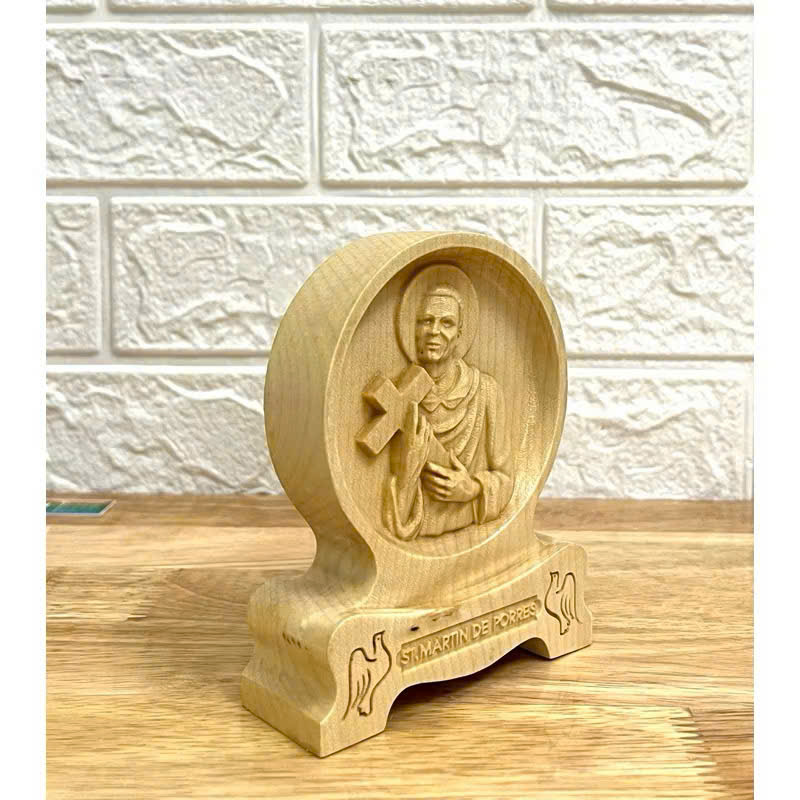 PHÙ ĐIÊU ĐỂ BÀN THÁNH MARTIN (Saint Martin de Porres), CAO 12CM, GỖ MAPLE