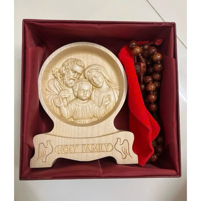 PHÙ ĐIÊU ĐỂ BÀN THÁNH GIA THẤT (The Holy Family) , CAO 12CM, GỖ MAPLE