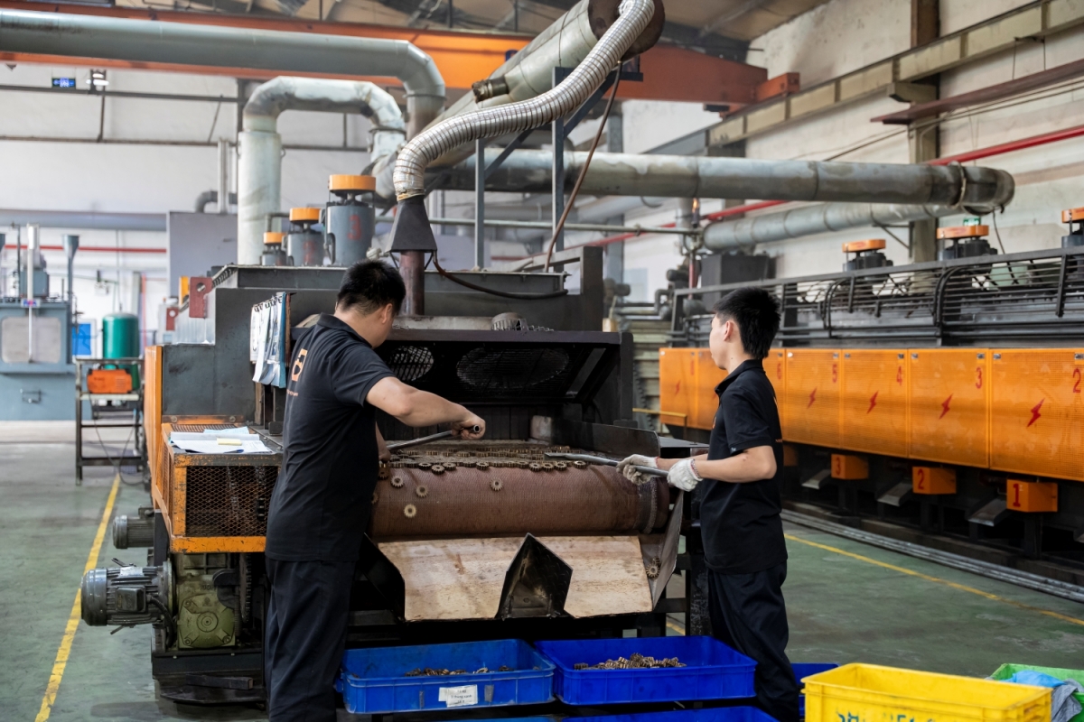 Gia Công Nhiệt Luyện Trục Chống Cong Vênh Đạt Chuẩn Kỹ Thuật