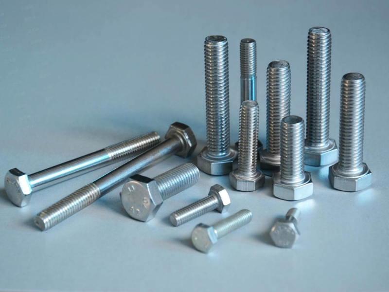 Gia Công Nhiệt Luyện Bulong Cường Độ Cao (8.8, 10.9, 12.9) – Công Nghệ Lò Băng Tải Chuẩn JIS