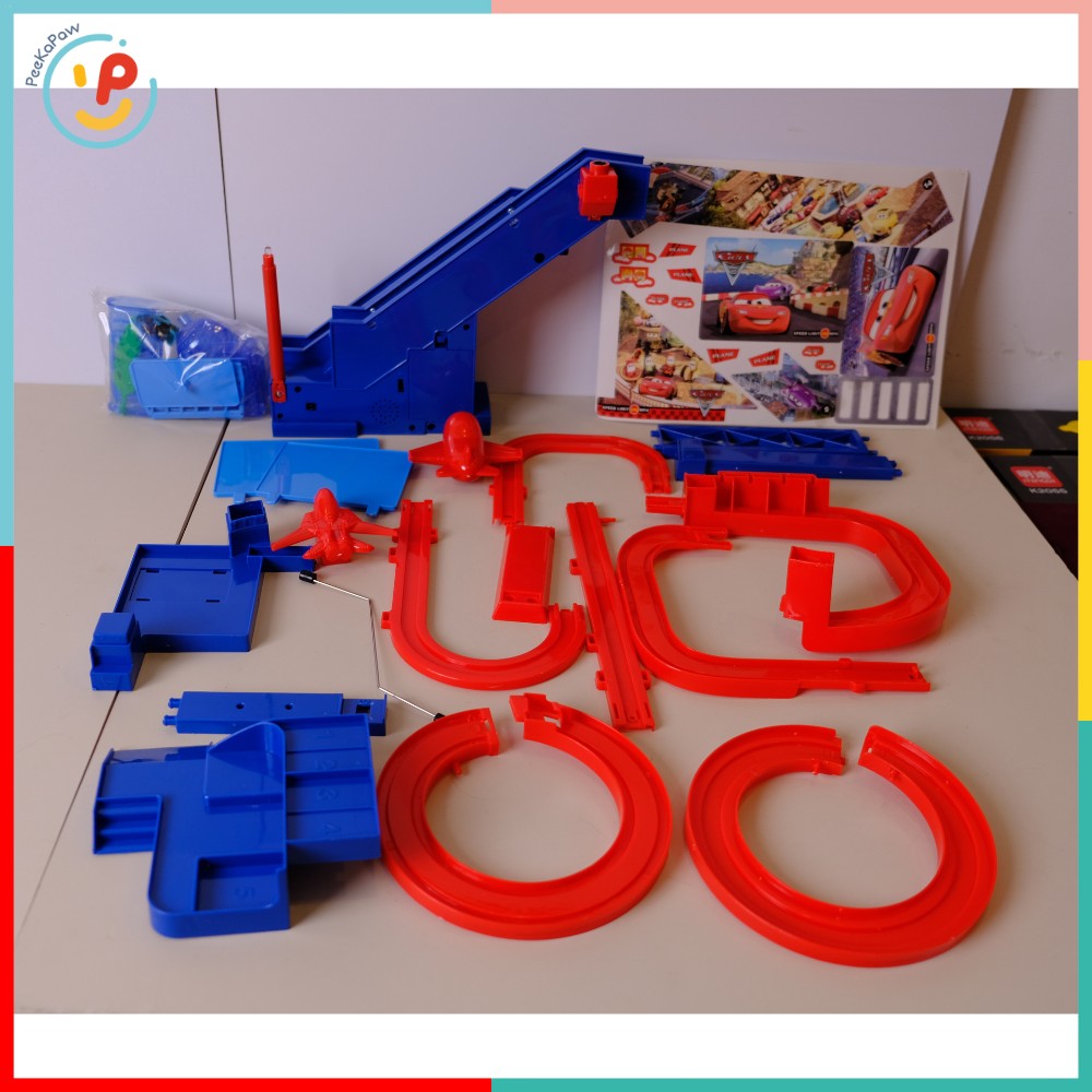 Bộ đường đua xe Cars A333-78 có dốc xoắn kèm xe đồ chơi cho bé – PeeKaPaw Toys