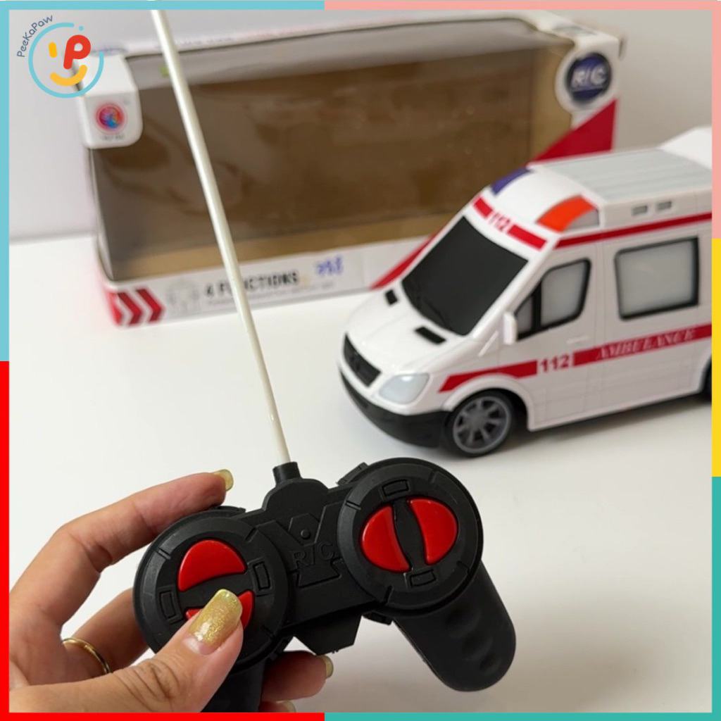 Xe cứu thương điều khiển từ xa mô phỏng chạy bằng tay cầm mã 788 PeeKaPaw Toys