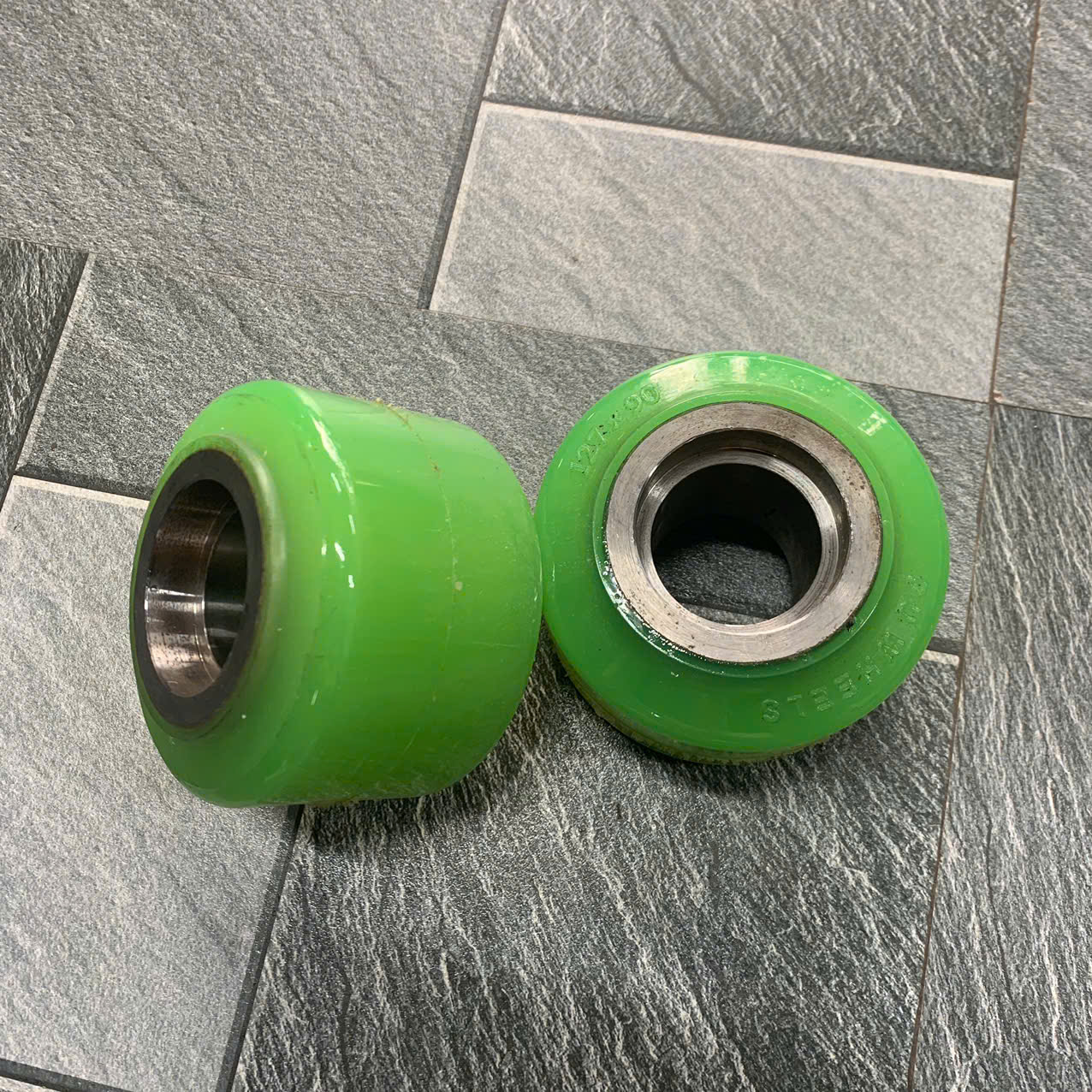 Bánh xe nâng PU 127x90mm không bi