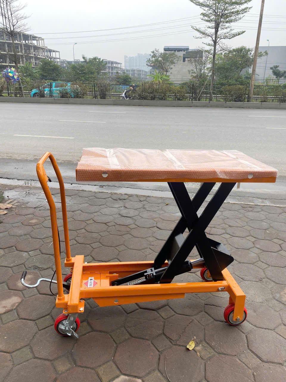 Xe nâng bàn Kawa 1 tấn