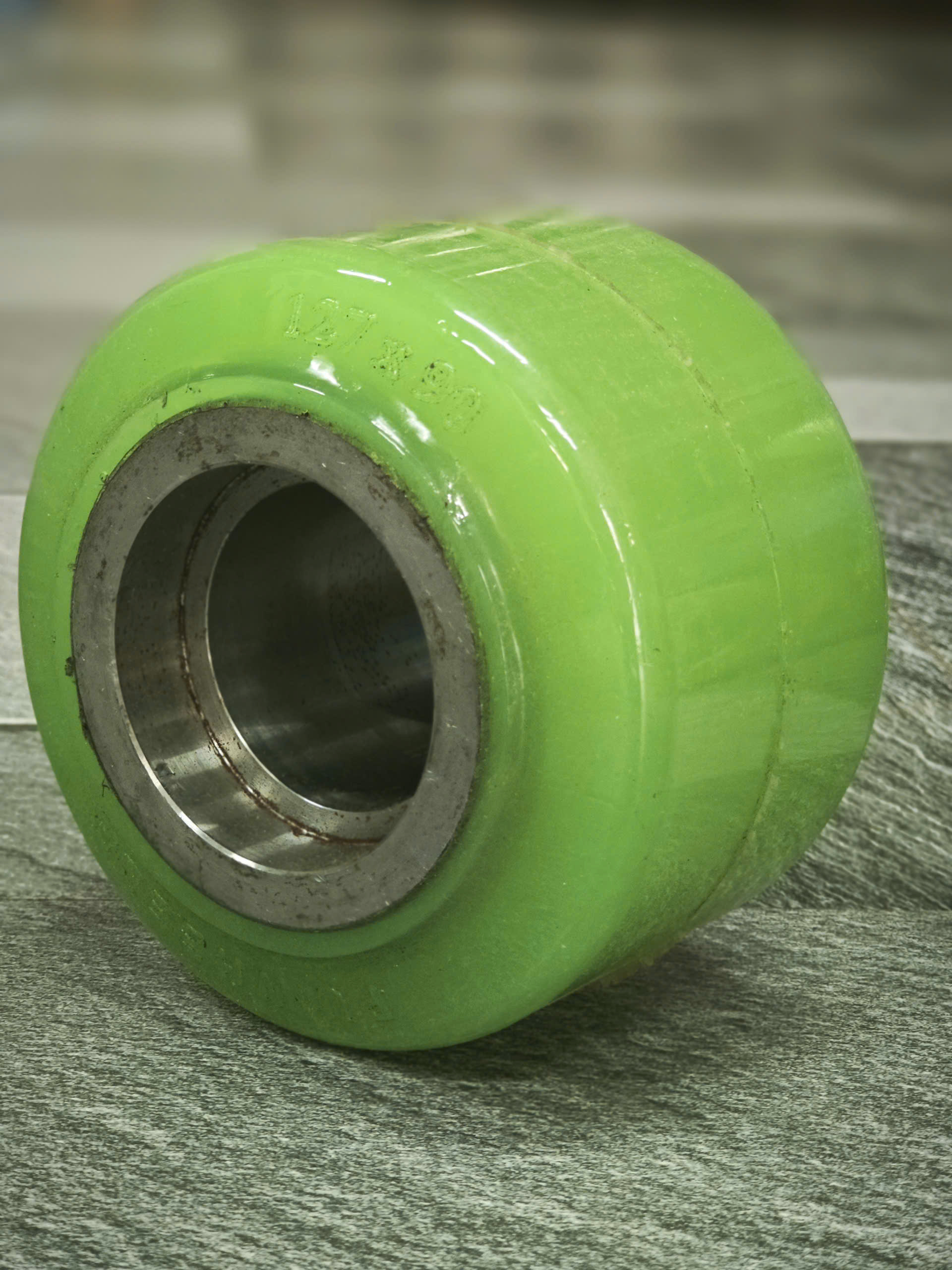 Bánh xe nâng PU 127x90mm không bi