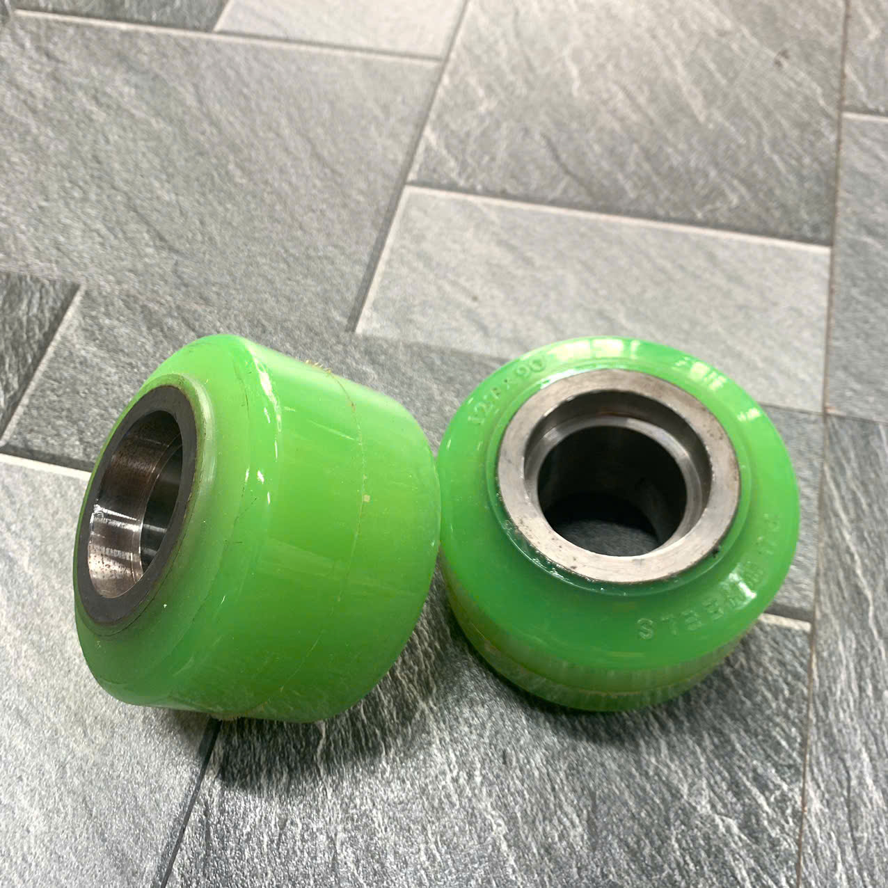 Bánh xe nâng PU 127x90mm không bi