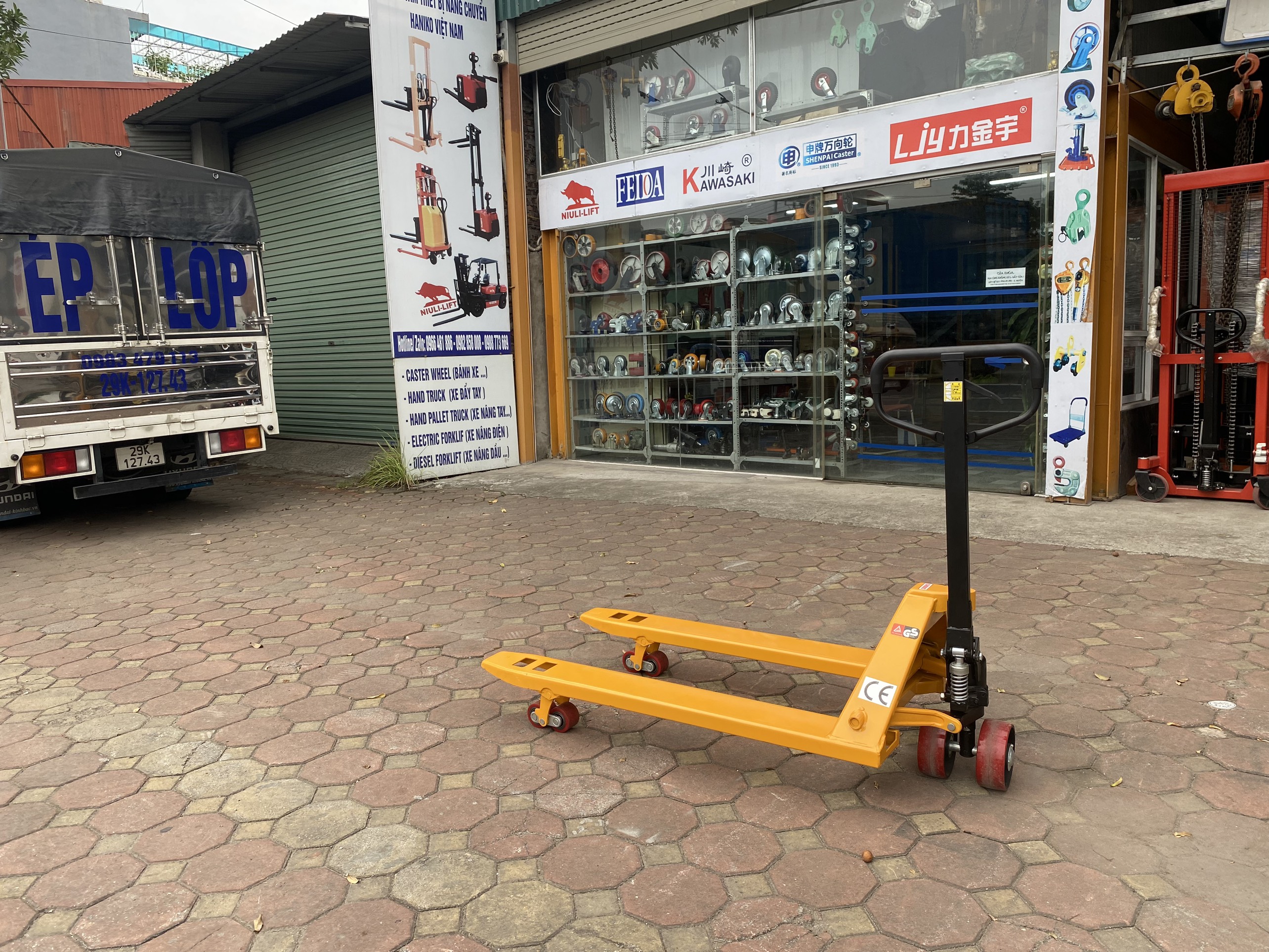 Xe nâng kawasaki 2.5T hẹp 550x1150