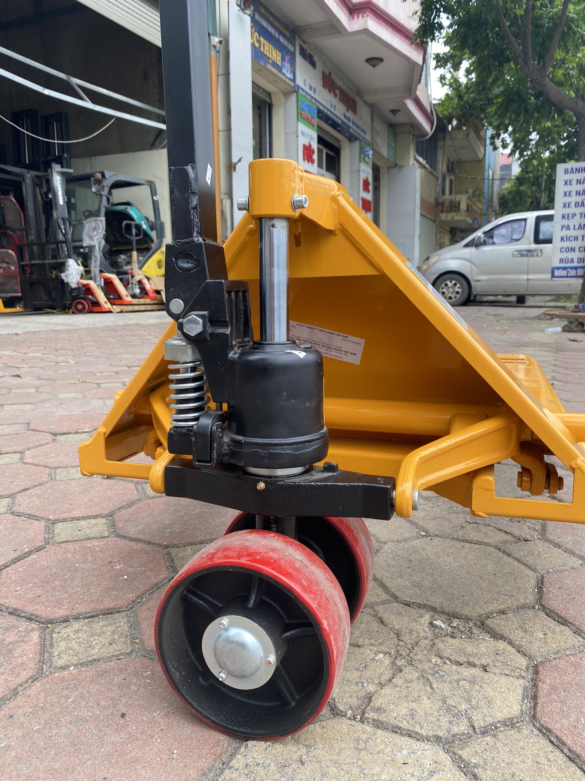 Xe nâng kawasaki 2.5T rộng 680x1220