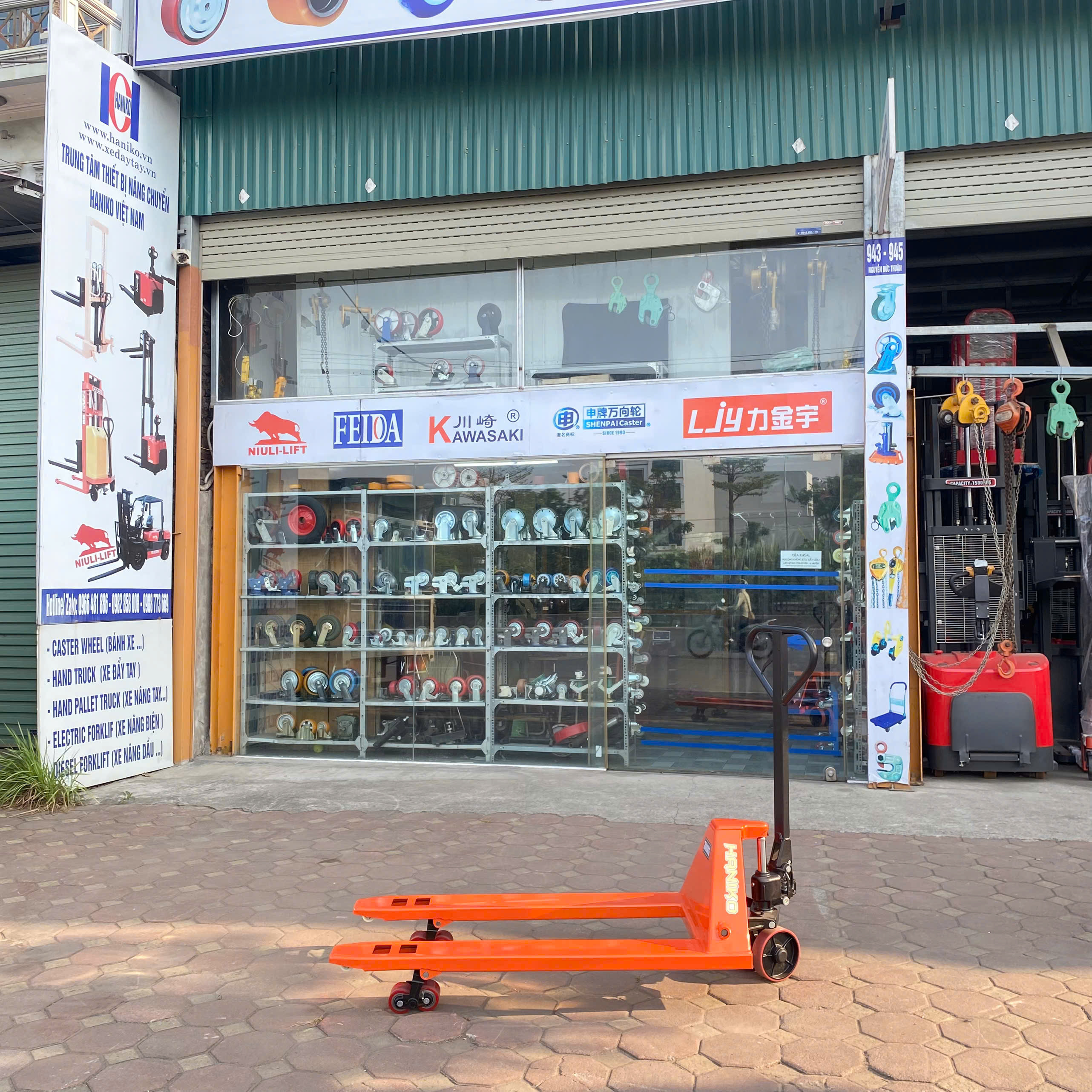 Xe nâng tay thấp 2000kg càng rộng 685x1220