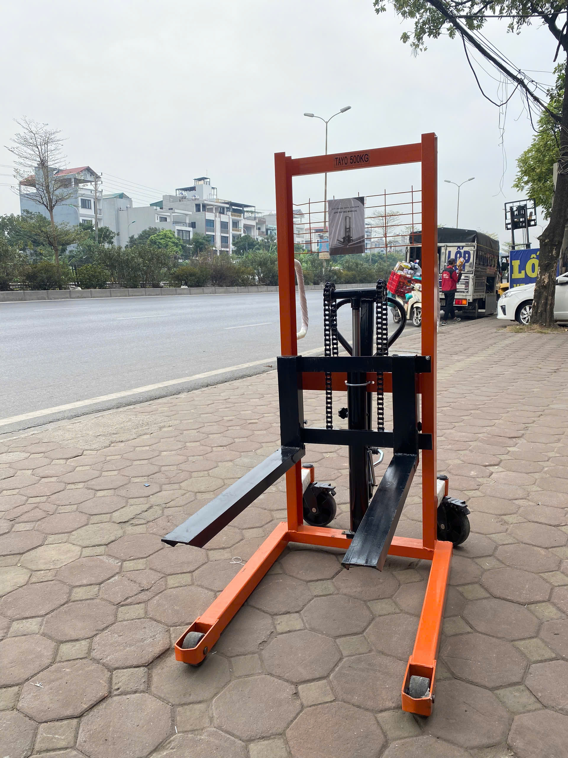 Xe nâng tay cao 500KG-1.2M (có phanh)