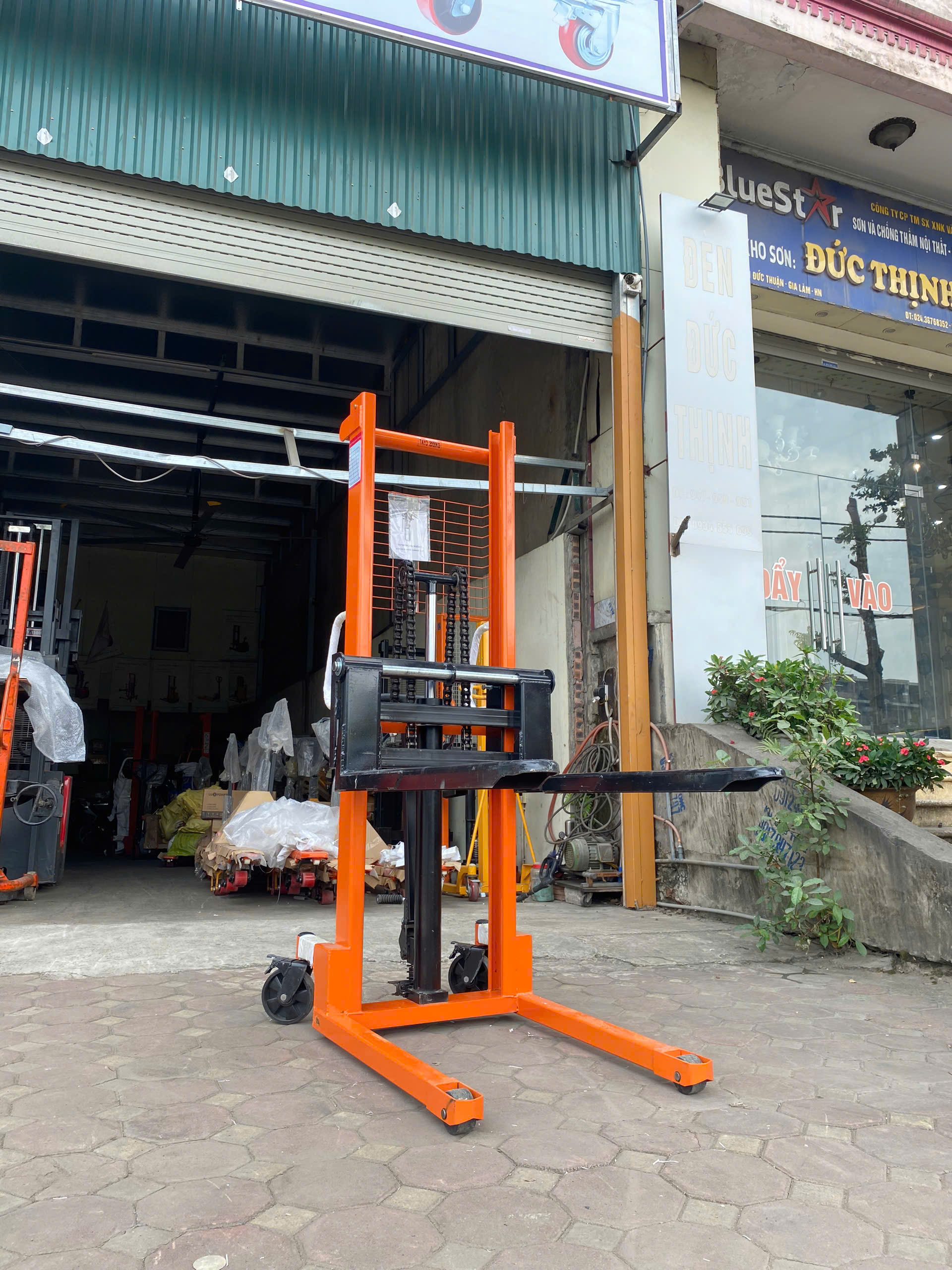 Xe nâng tay cao 2T-1.6M (có phanh) càng 1.14