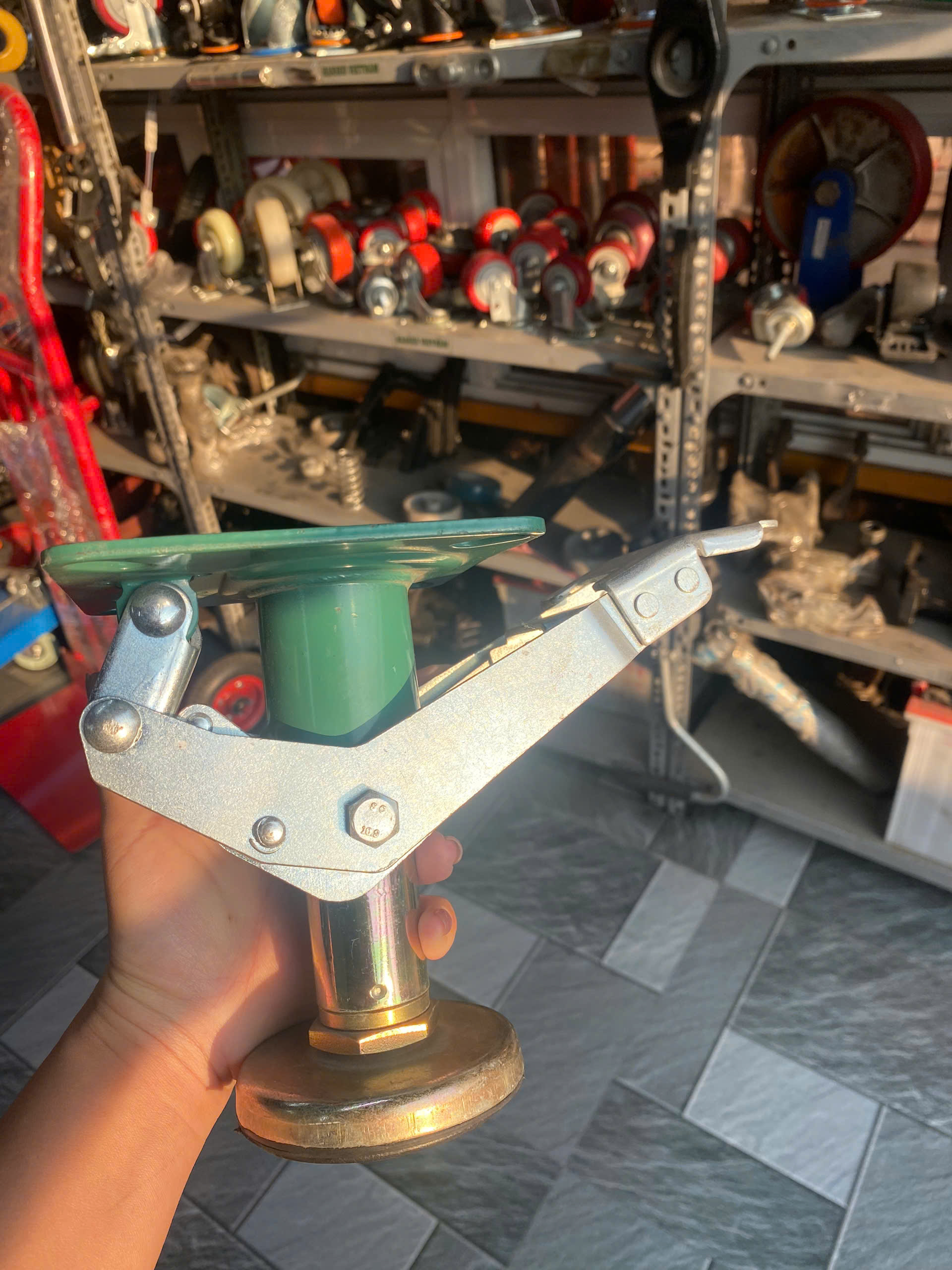 Chốt khóa sàn 5" 99B02