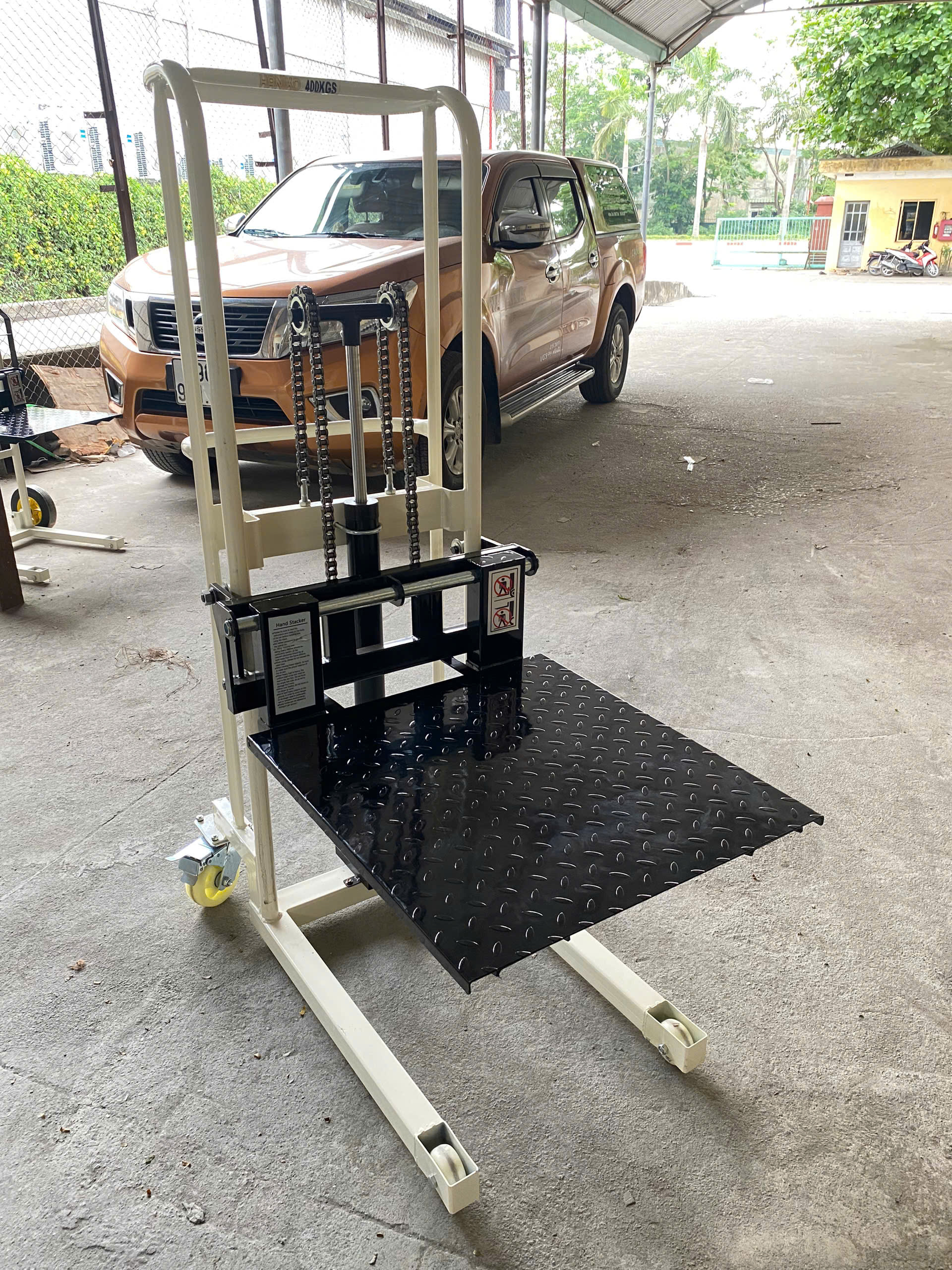 Xe nâng mini 400 kg nâng cao 120cm
