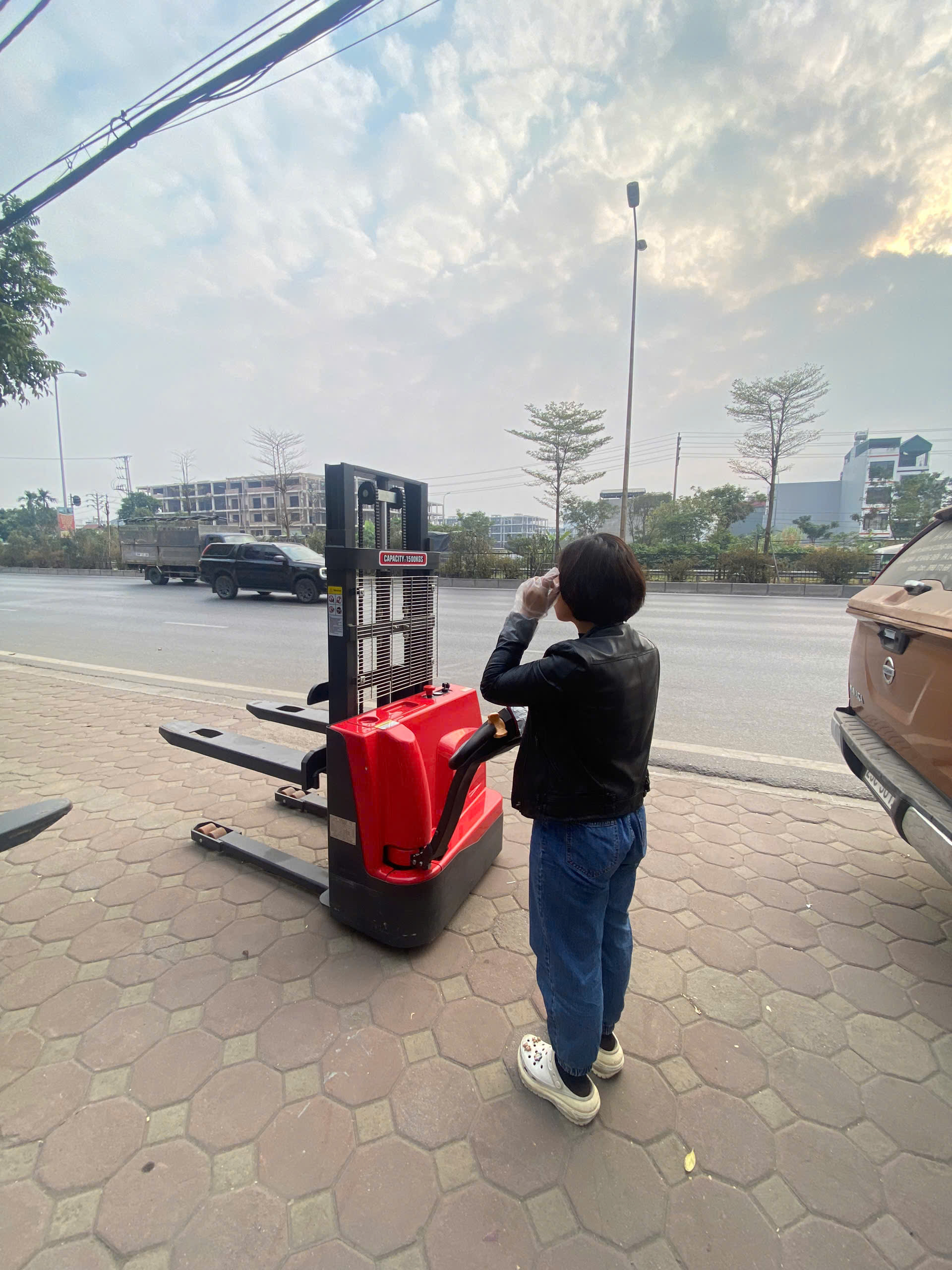 Xe nâng cao điện dắt lái 1.5T-2.5M CD-1.5AD(W)