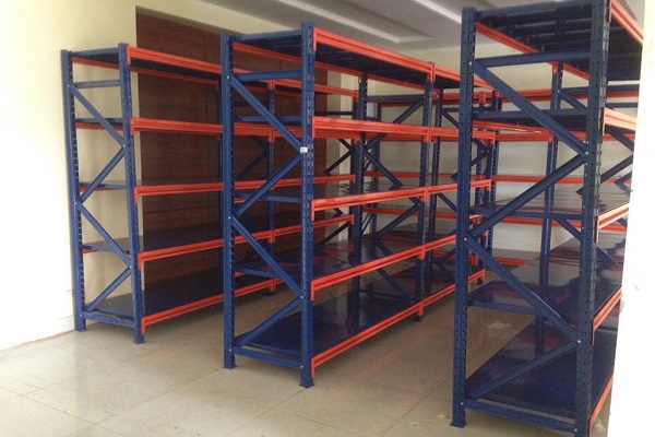 Kệ sắt đa năng – Giải pháp tối ưu cho không gian lưu trữ