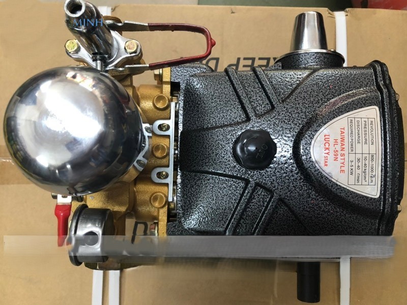 ĐẦU PHUN ÁP LỰC LUCKY HL59N MÀU ĐEN GÂN PISTON SỨ 30MM