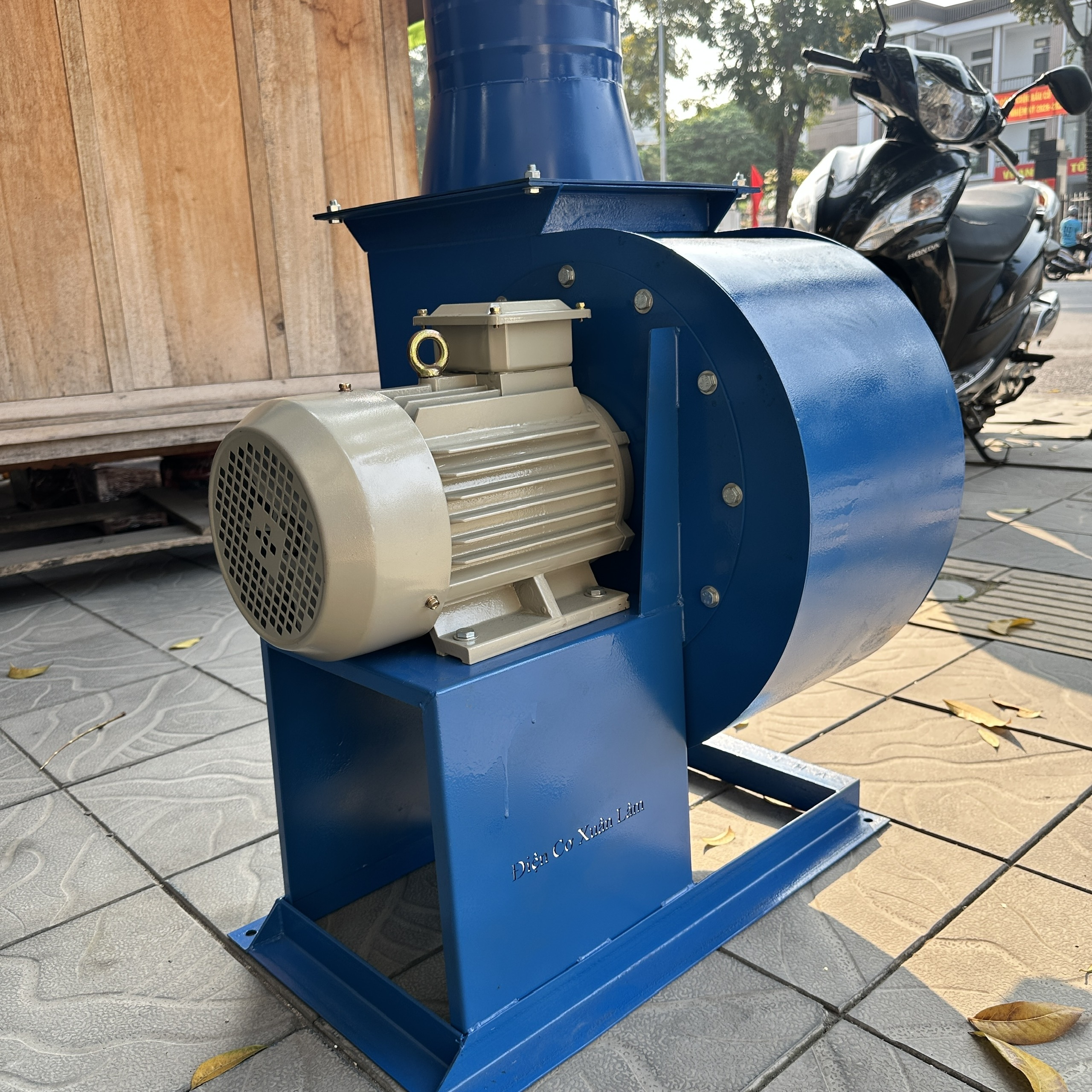 QUẠT SÊN LY TÂM CÔNG SUẤT 2200W - 380V CÁNH NAN LỒNG SÓC HÚT KHÓI MÙI HÓA CHẤT PHÒNG SƠN VÀ THỔI LÒ HƠ