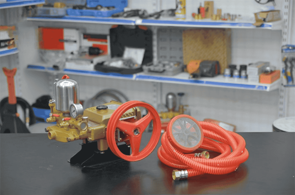 ĐẦU PHUN ÁP LỰC ĐẦU MÁY RỬA XE DÂY ĐAI LUCKY HL50N MÀU VÀNG ĐỒNG GÂN TY THÉP KHÔNG RỈ 30MM