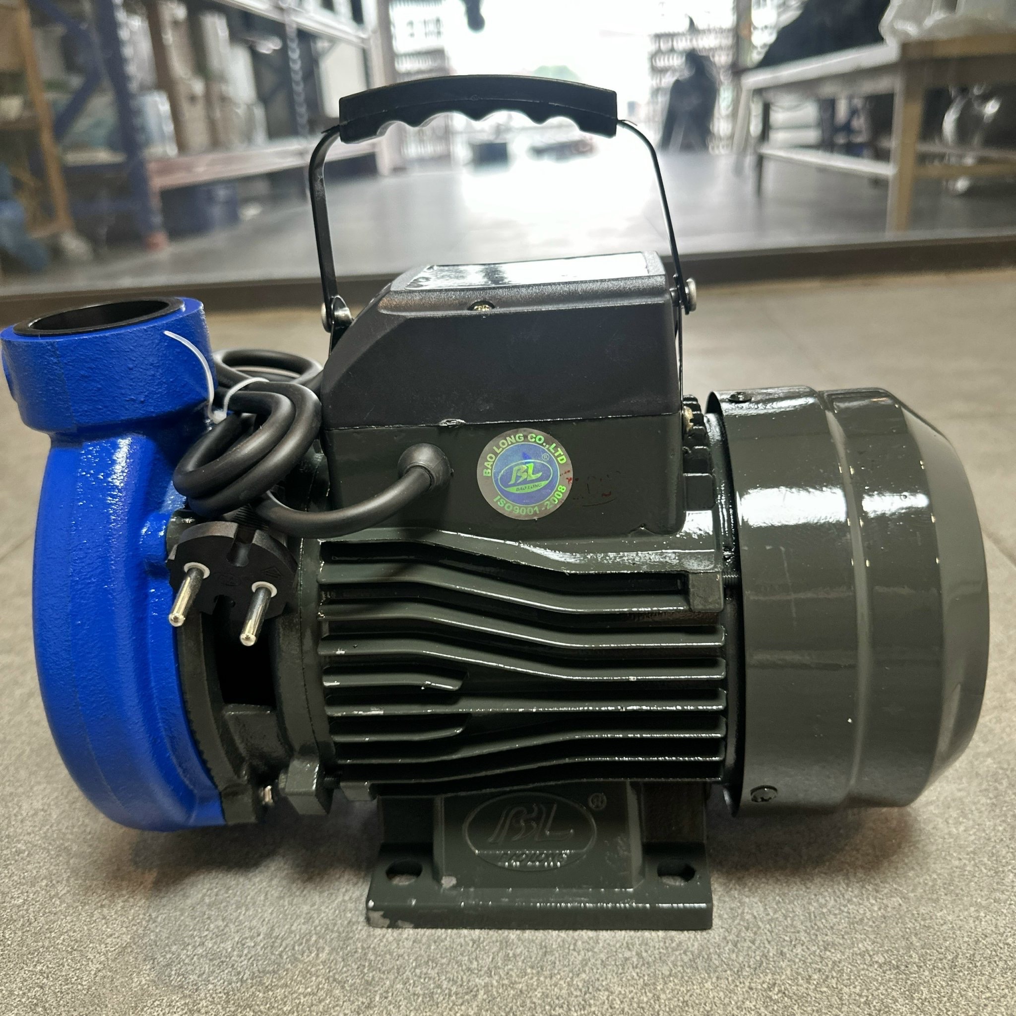 MÁY BƠM NƯỚC LY TÂM BẢO LONG 750W CÁ SẤU 1.5DK-20 HÚT XẢ 40/40 LƯU LƯỢNG 266L/MIN MAX 22M CÁNH PPO CỐT HỢP KIM BƠM TƯỚI TIÊU DÂN DỤNG