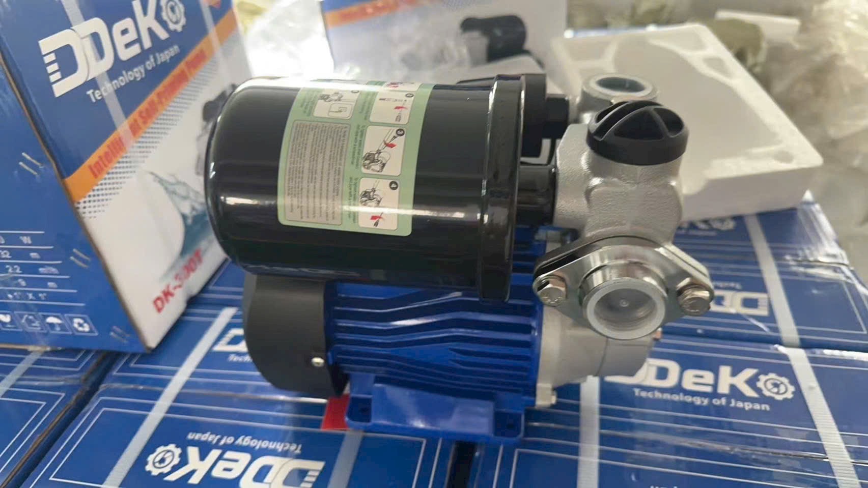 MÁY BƠM TĂNG ÁP TỰ ĐỘNG 300W DDEKO DK-300T BƠM ĐƯỢC NƯỚC NÓNG TĂNG ÁP VÒI TỔNG THIẾT BỊ GIA ĐÌNH