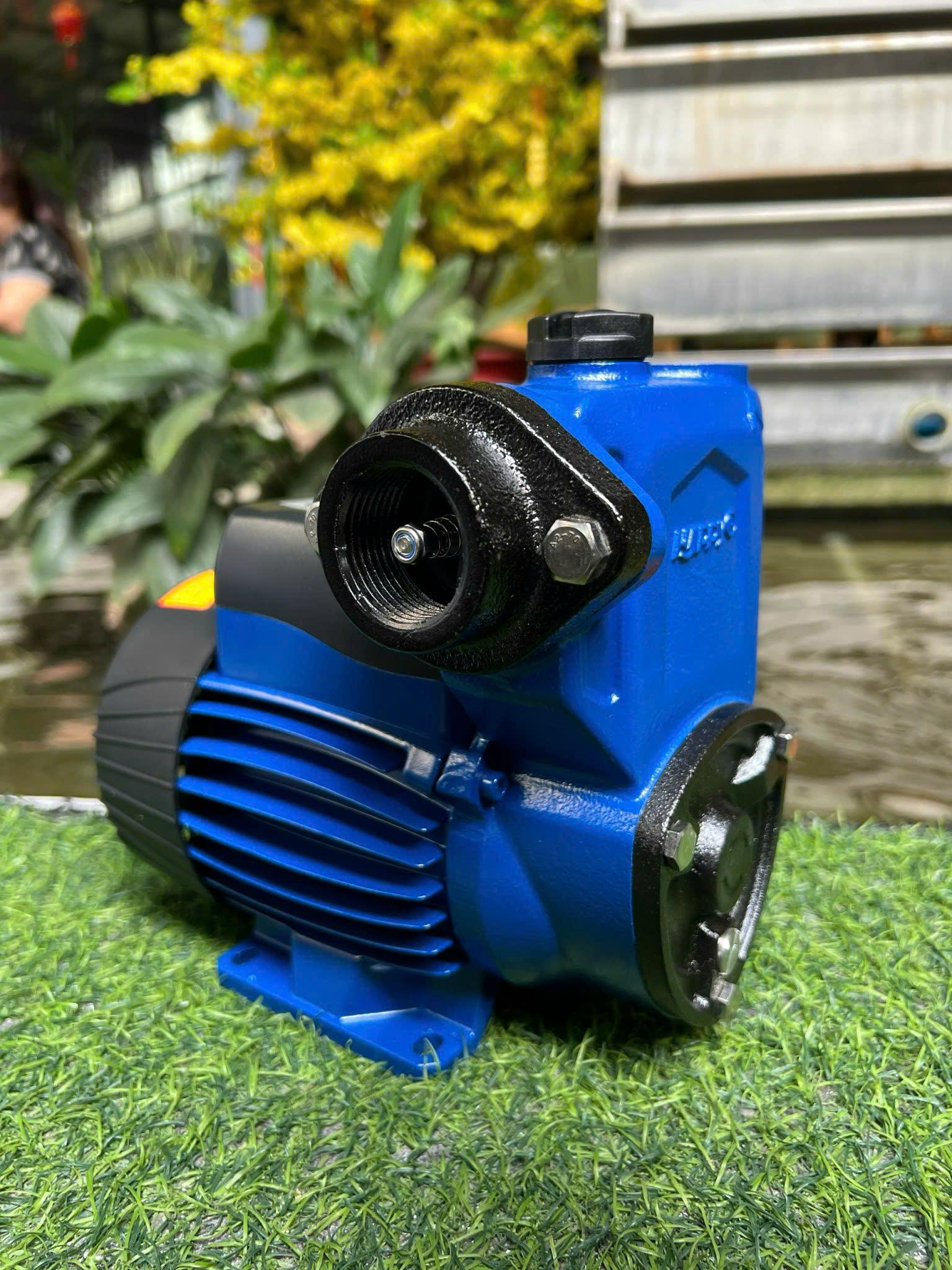 Điện Máy Minh Thành HD - Máy Bơm Chân Không 370w - 220v Hút Sâu : 8m Cột Áp : 42 m  Lưu Lượng : 67 l/min  Họng hút xả : 27/34mm Cánh Đồng Cốt inox THương Hiệu HAPPY Dây Đồng  Bảo Hành : 12 tháng