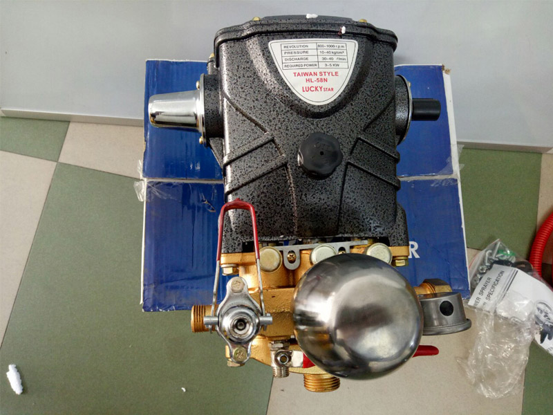 ĐẦU PHUN ÁP LỰC LUCKY HL58N MÀU ĐEN GÂN TY THÉP KHÔNG RỈ 30MM