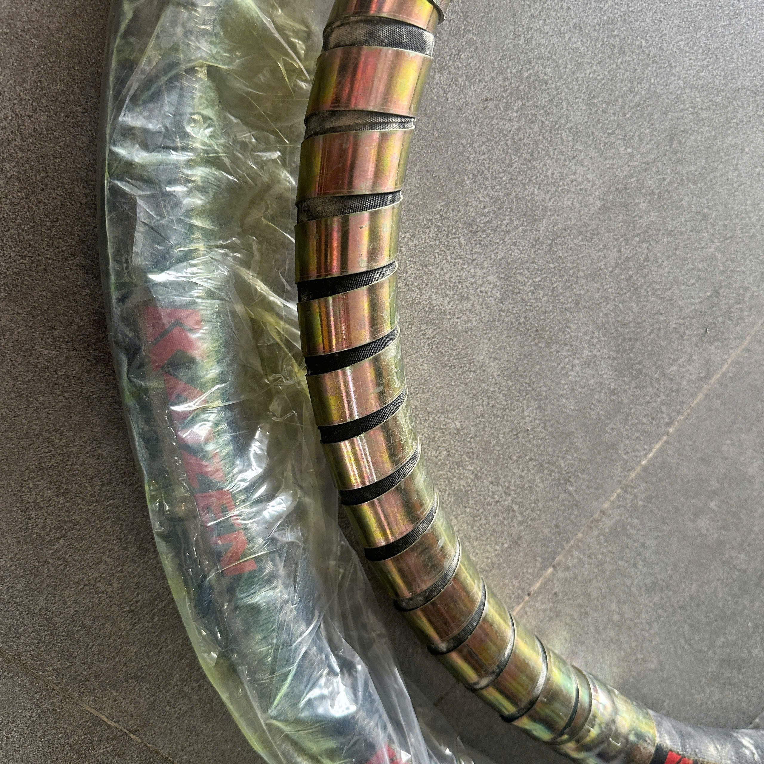 DÂY ĐẦM RUNG PHI 50-4M CHẠY ĐIỆN KAIZEN KZ50-4M CÓ 4 LỚP THÉP BÊN TRONG CÓ LÒ XO CHỐNG GÃY