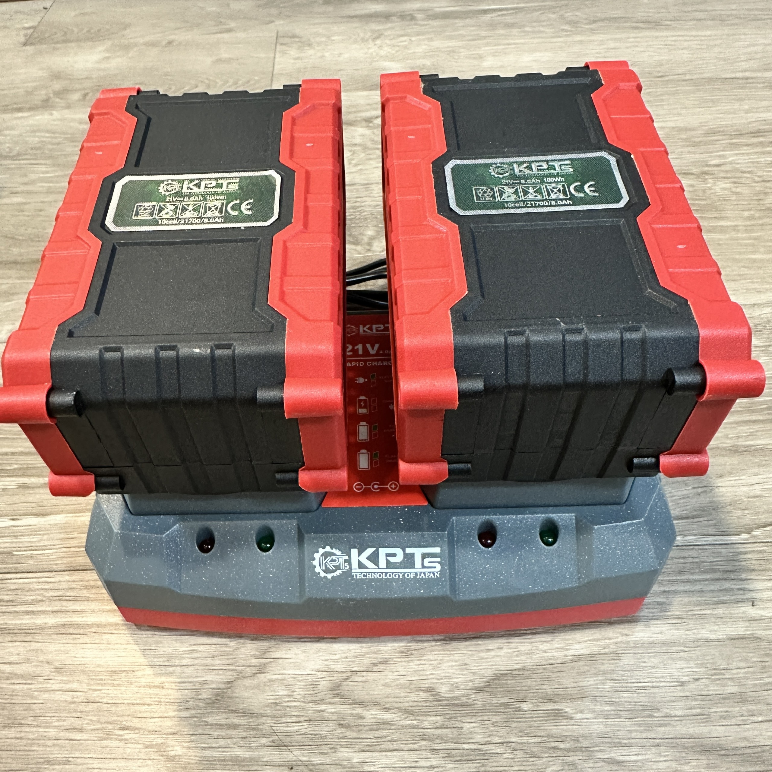 PIN 21V PRO MAX KPT PIN-10C PRO21700 8.0Ah Lithium-ion Chân M21 Phổ Thông Dùng Cho Máy Khoan Máy Mài Siết Bulông