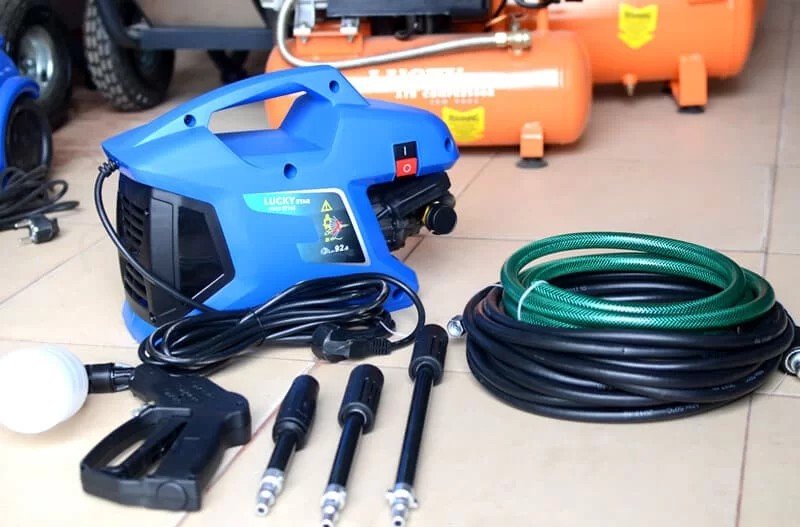 MÁY RỬA XE MINI LUCKY APW –HO-70P 1400W-220V ÁP LỰC 70 ĐẾN 105 BAR LƯU LƯỢNG 6 L/P NHỎ GỌN TIỆN LỢI CHO VIỆC VỆ SINH NHÀ CỬA SÂN VƯỜN XE CỘ PHÙ HỢP CHO GIA ĐÌNH