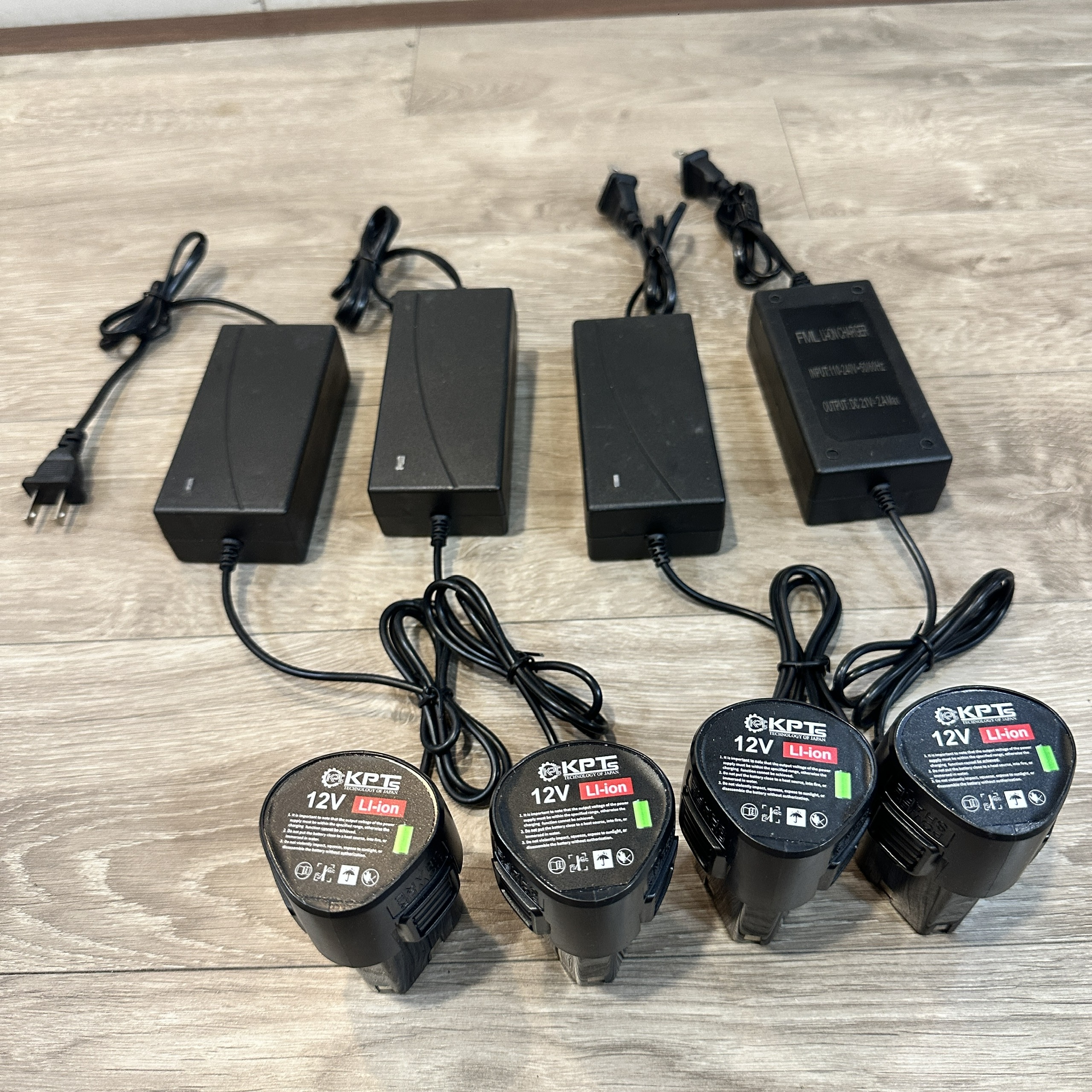 Pin 12V KPTs Li-ion 3 Cell Dùng Cho Máy Khoan Máy Bắt Vít Máy Rung Gạch
