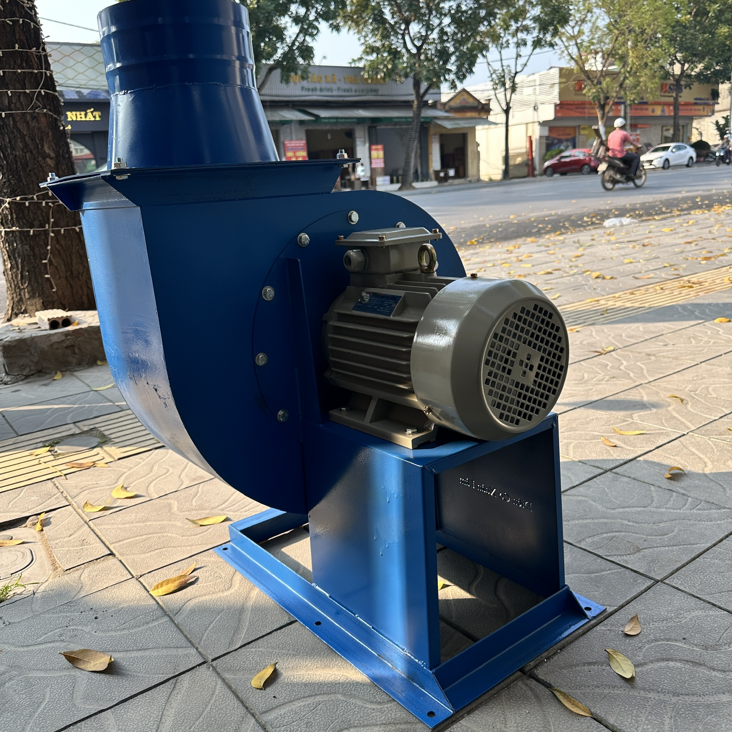 QUẠT SÊN LY TÂM CÔNG SUẤT 2200W - 380V CÁNH NAN LỒNG SÓC HÚT KHÓI MÙI HÓA CHẤT PHÒNG SƠN VÀ THỔI LÒ HƠ