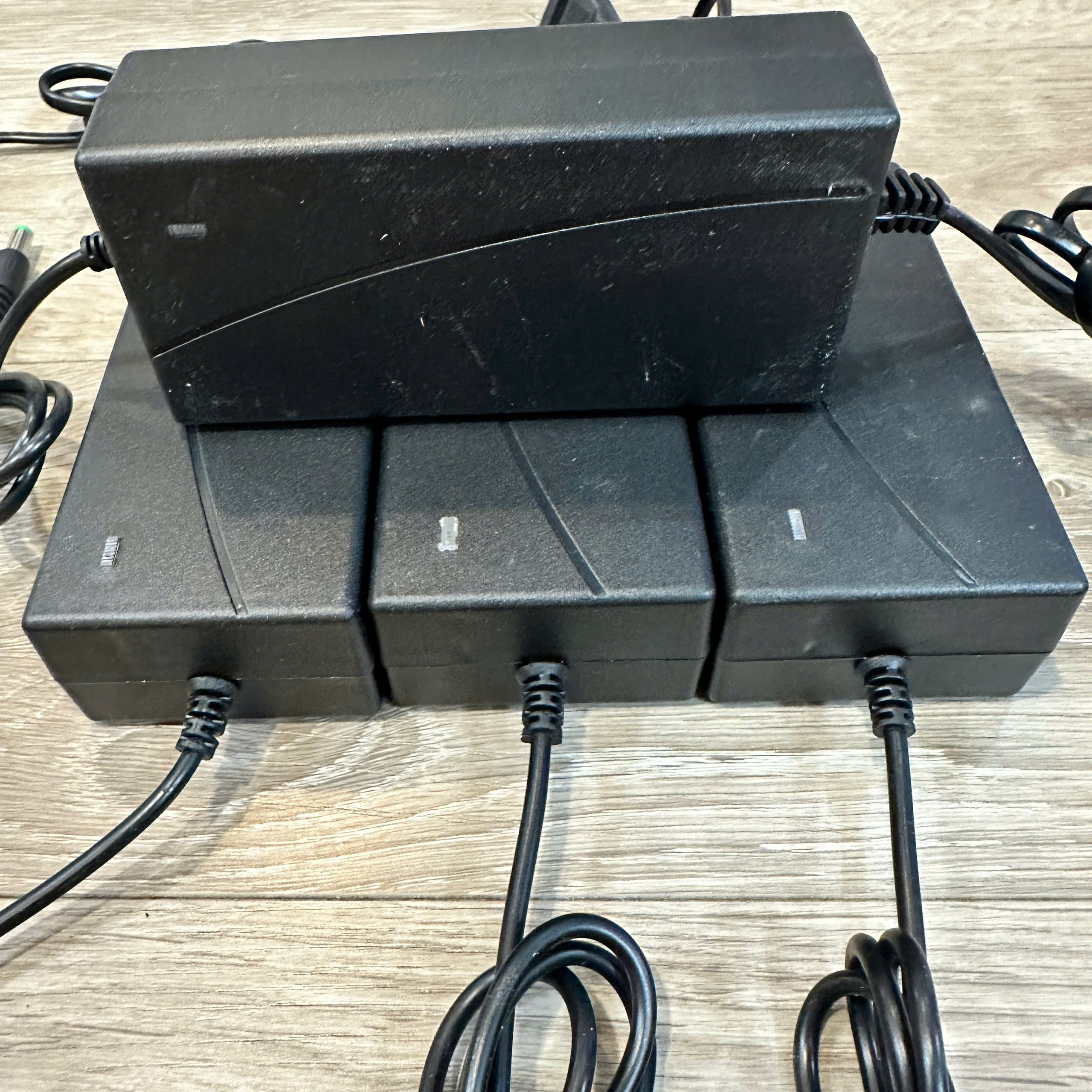 Sạc Adapter KPTs SACDANAG21V Tự Ngắt Cho Pin 21V