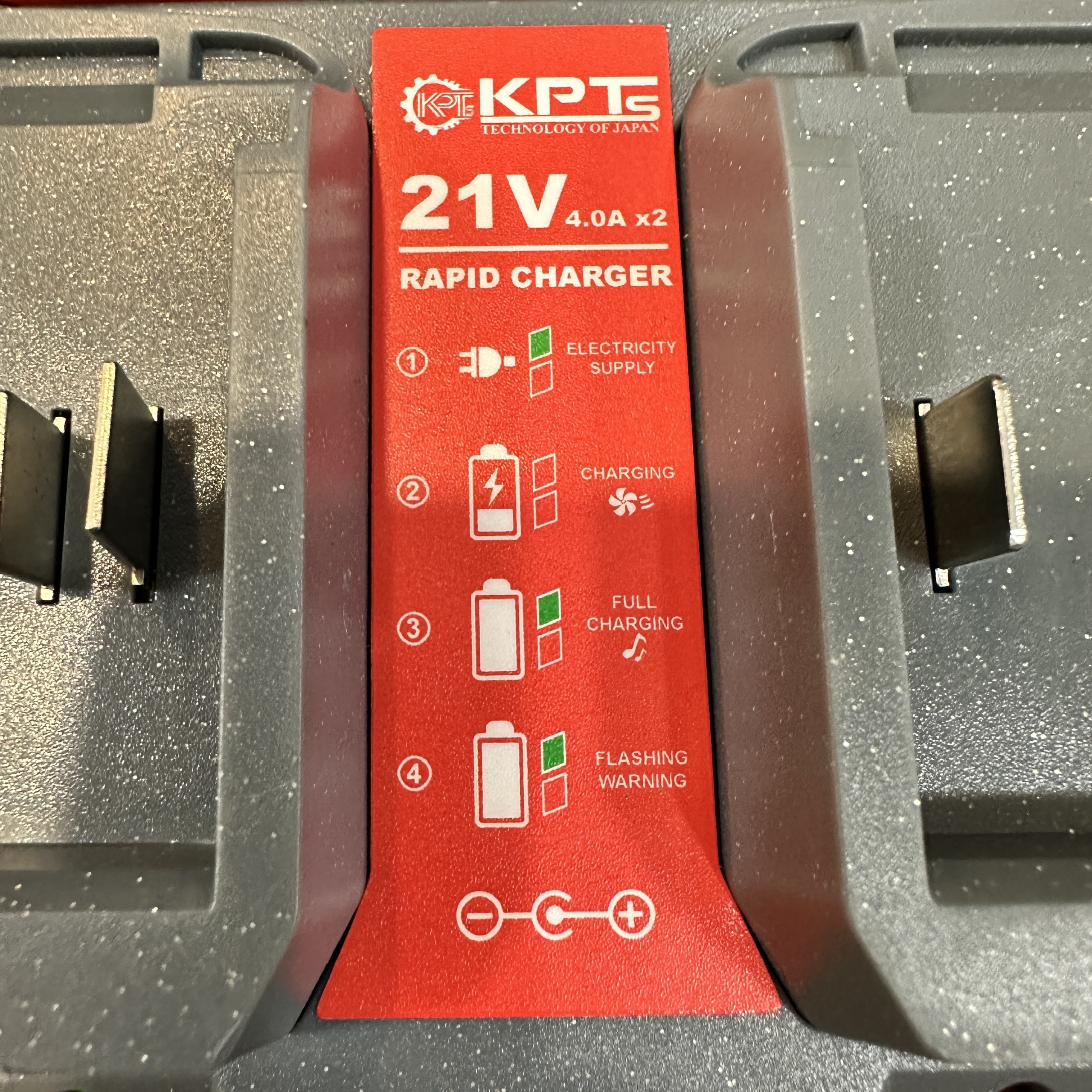 Bộ Sạc Đôi Pin 21V KPTs KPT-21VX2 Chân Pin M21 Sạc Nhanh Tự Ngắt