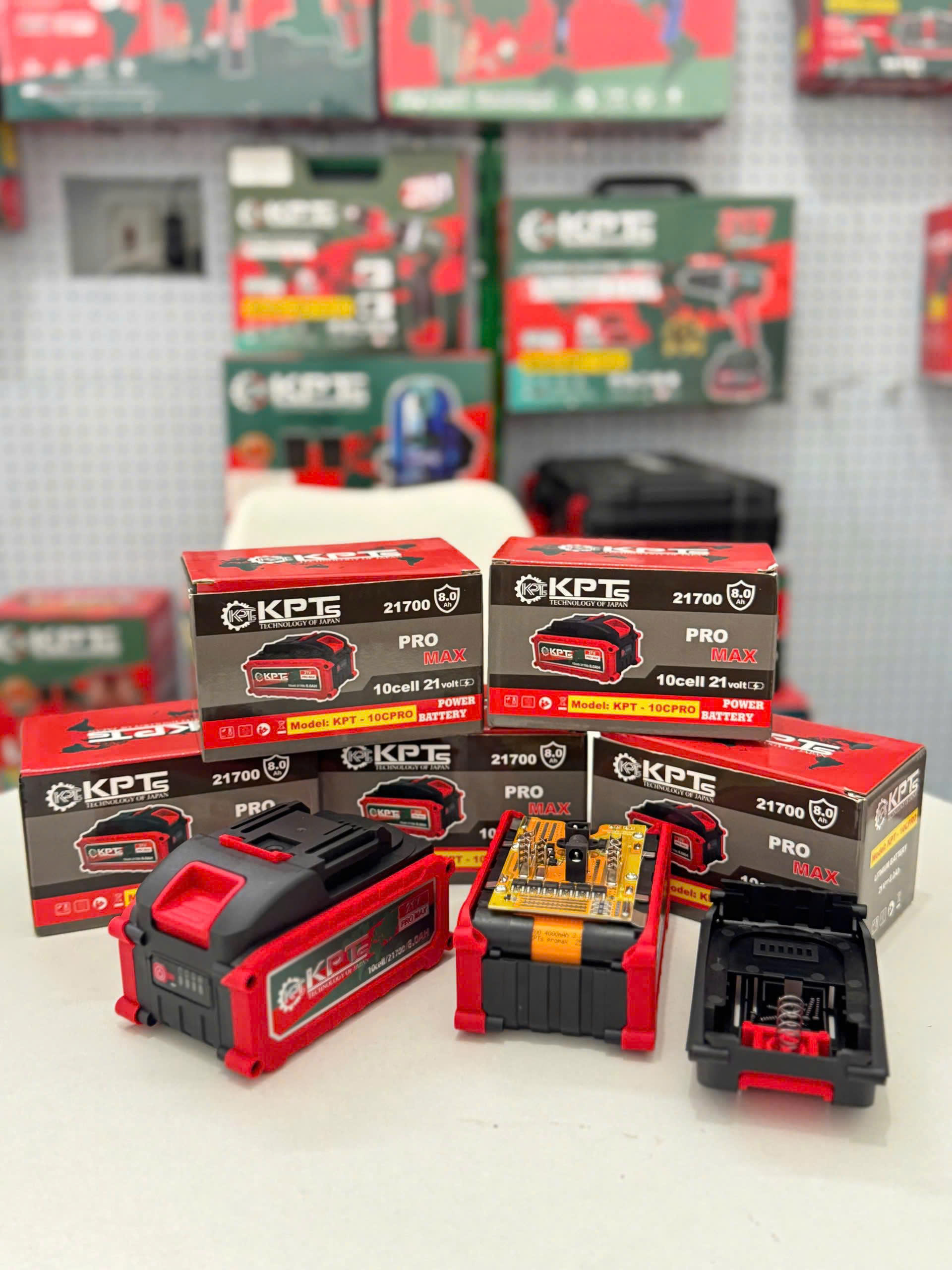 PIN 21V PRO MAX KPT PIN-10C PRO21700 8.0Ah Lithium-ion Chân M21 Phổ Thông Dùng Cho Máy Khoan Máy Mài Siết Bulông