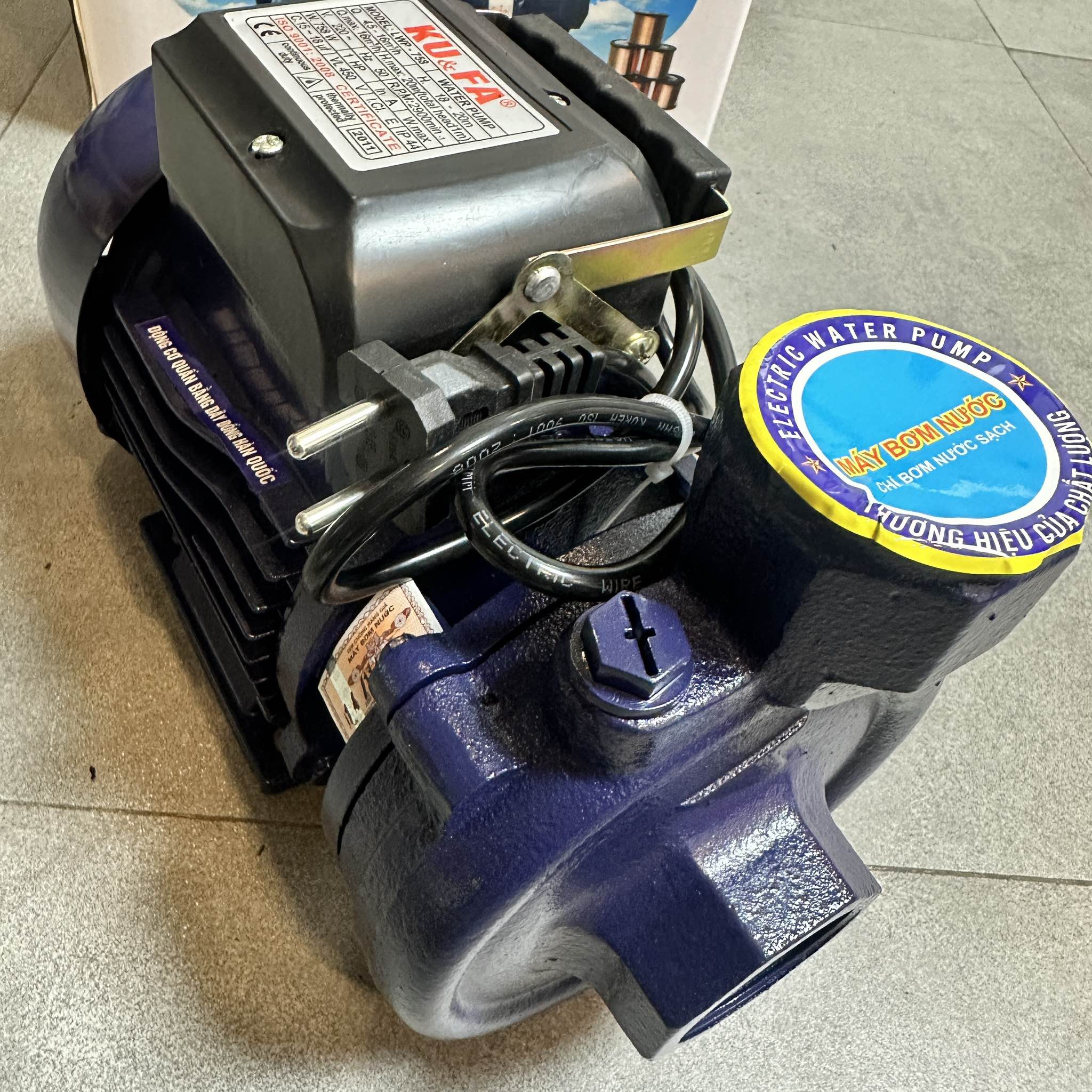 MÁY BƠM NƯỚC LY TÂM 750W KUFA CÁ SẤU LWP-758 HÚT XẢ 40/40 LƯU LƯỢNG 4.5 ĐẾN 16M3/H MAX 20M CÁNH PPO CỐT HỢP KIM BƠM TƯỚI TIÊU DÂN DỤNG