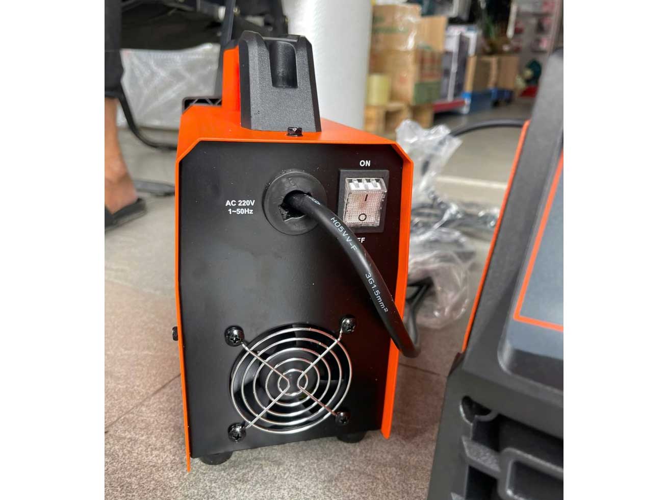 MÁY HÀN QUE MEGATEC ARC-200 INVERTER 220v/140A MMA