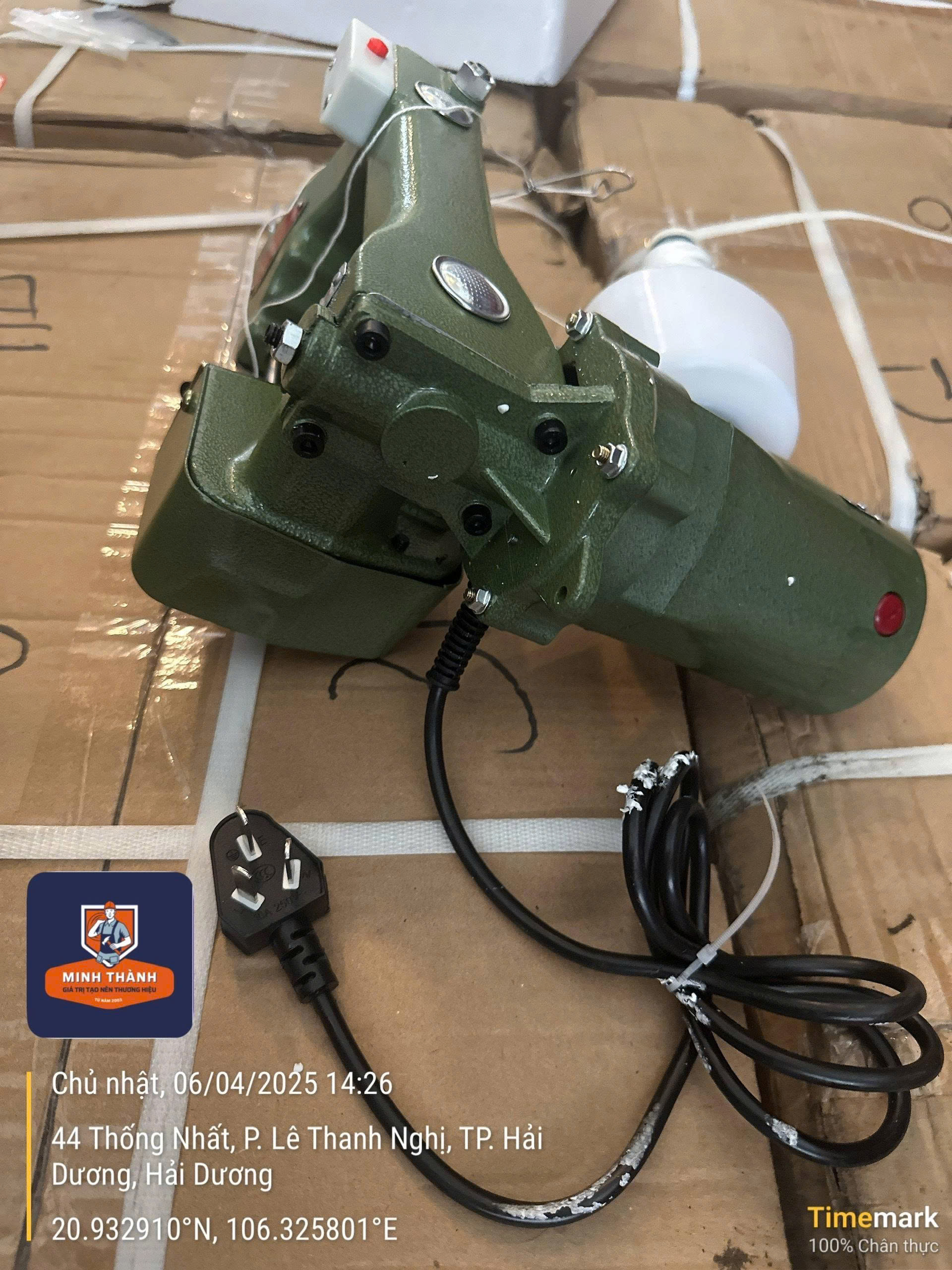 MÁY KHÂU BAO MAY BAO CẦM TAY 1 KIM 1 CHỈ SONG KIẾM GK9-2 130W-220V MAY BAO GẠO THÓC PHÂN BÓN THỨC ĂN CHĂN NUÔI NHỎ GỌN KHỎE TIỆN LỢI PHÙ HỢP VỚI NÔNG SẢN
