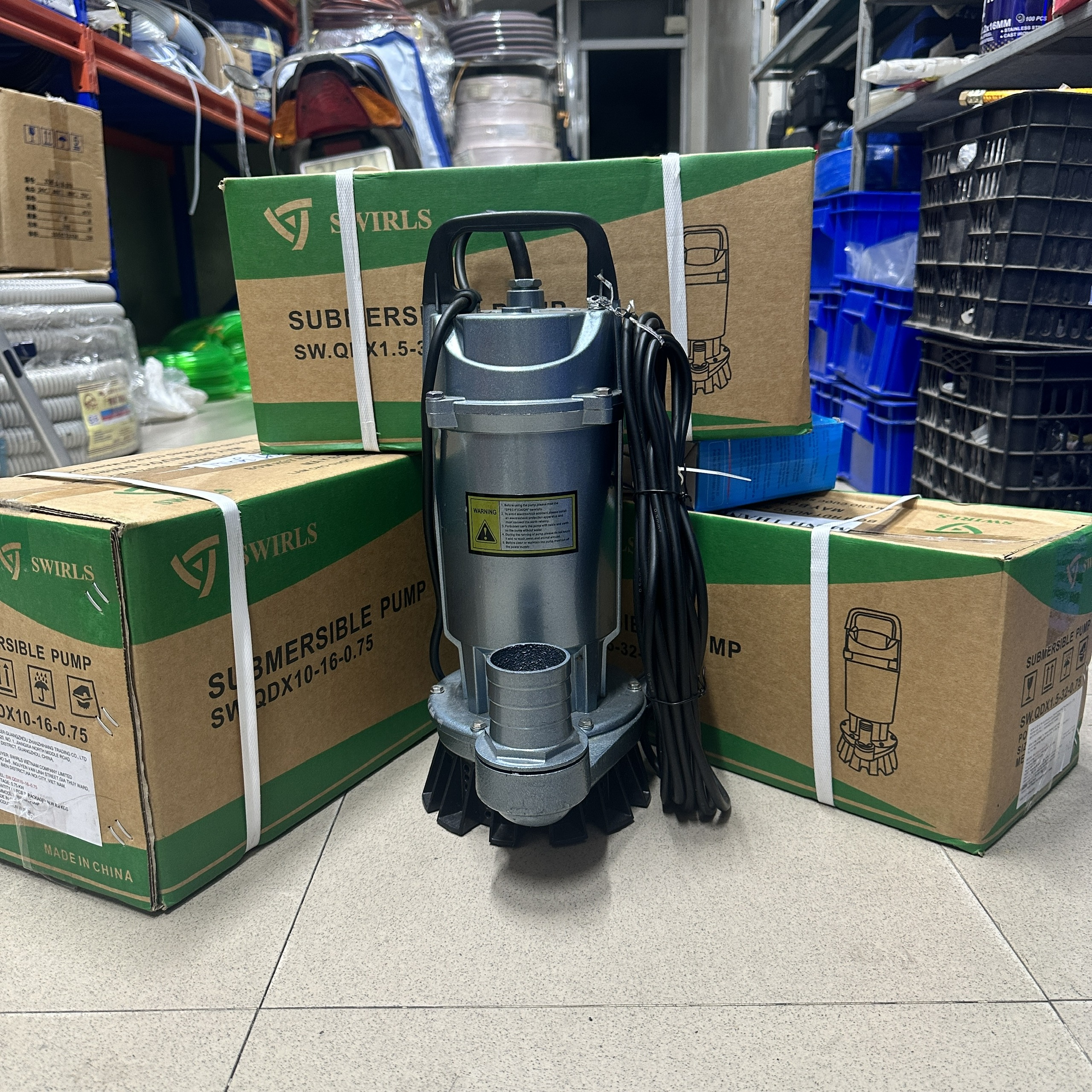 MÁY BƠM CHÌM 750W BƠM THẢ TÕM NƯỚC SẠCH SWIRLS SW.QDX10-16-0.75 ỐNG XẢ 50 LƯU LƯỢNG 167 L/PHÚT MAX 16M BƠM NƯỚC GIẾNG AO HỒ DÂN DỤNG GIA ĐÌNH