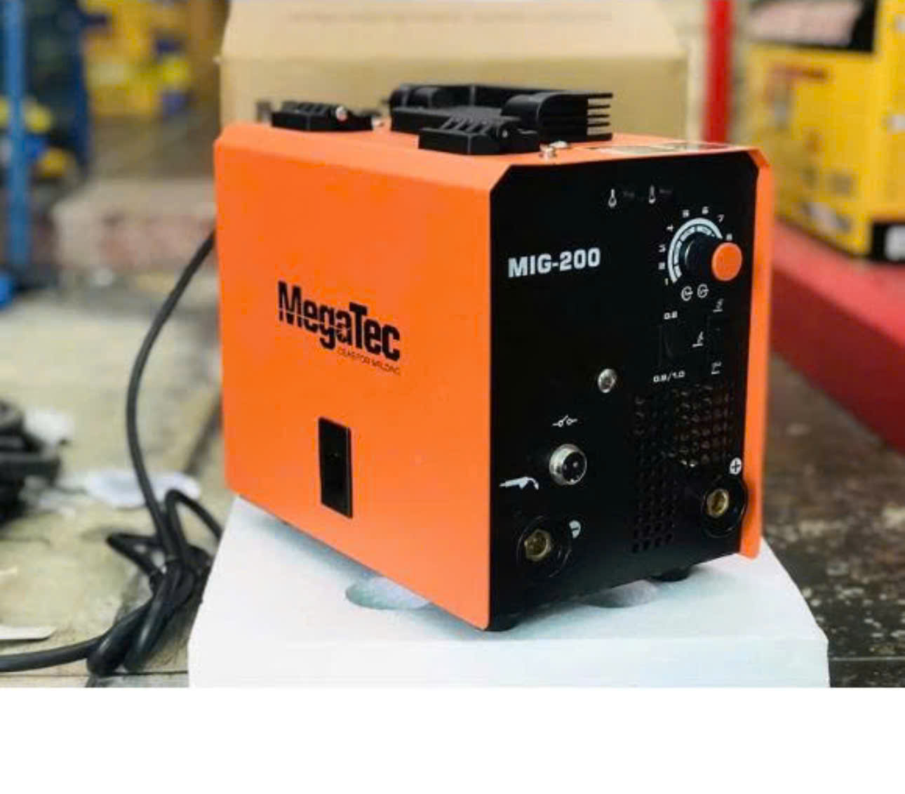 Máy Hàn MIG Không Dùng Khí Megatec MIG-200 Inverter 2.2KVA 120A Hàn Que Hàn Dây 2 Chức Năng