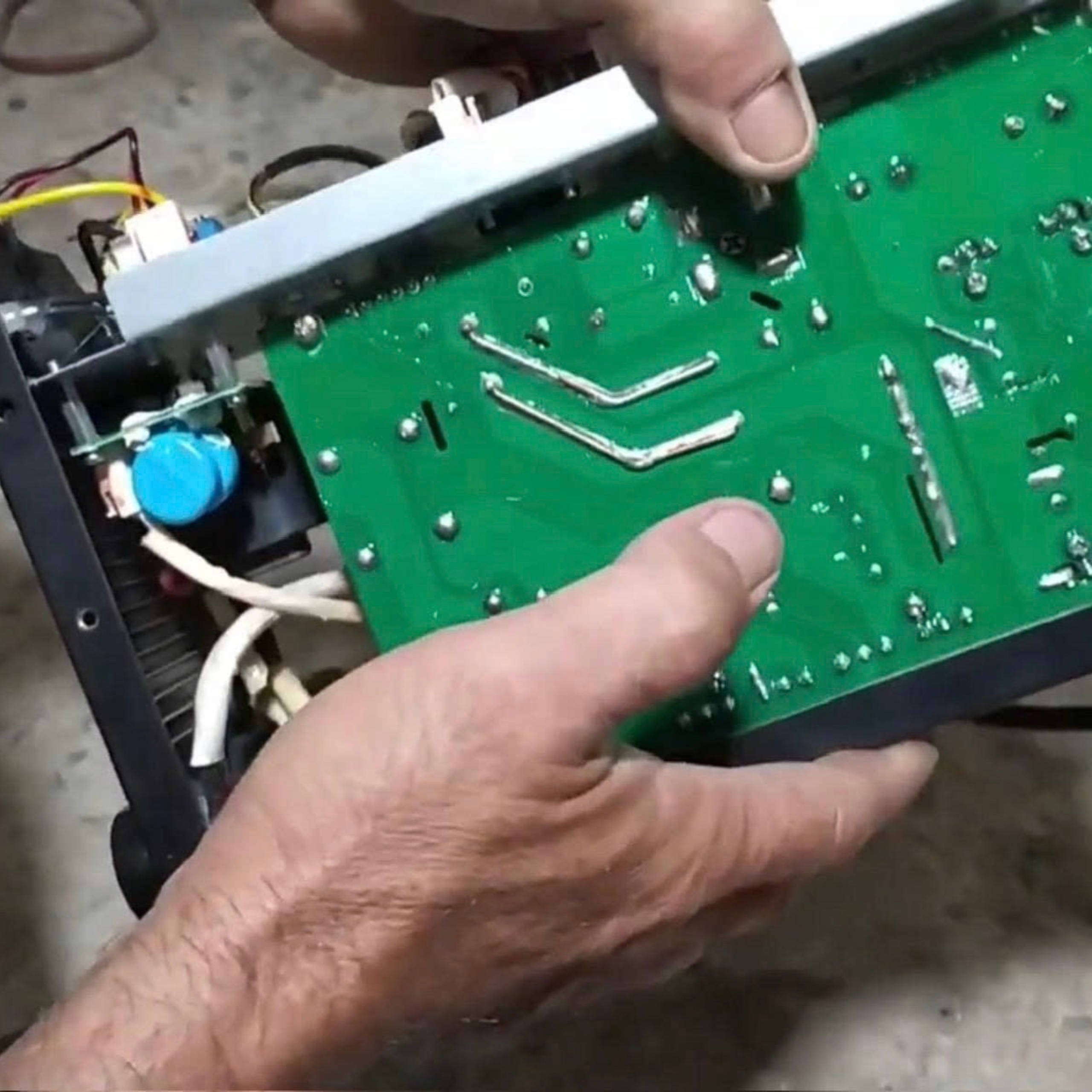 MÁY CẮT PLASMA 40A MEGATEC CUT-40S INVERTER 4.8KVA 220V/40A