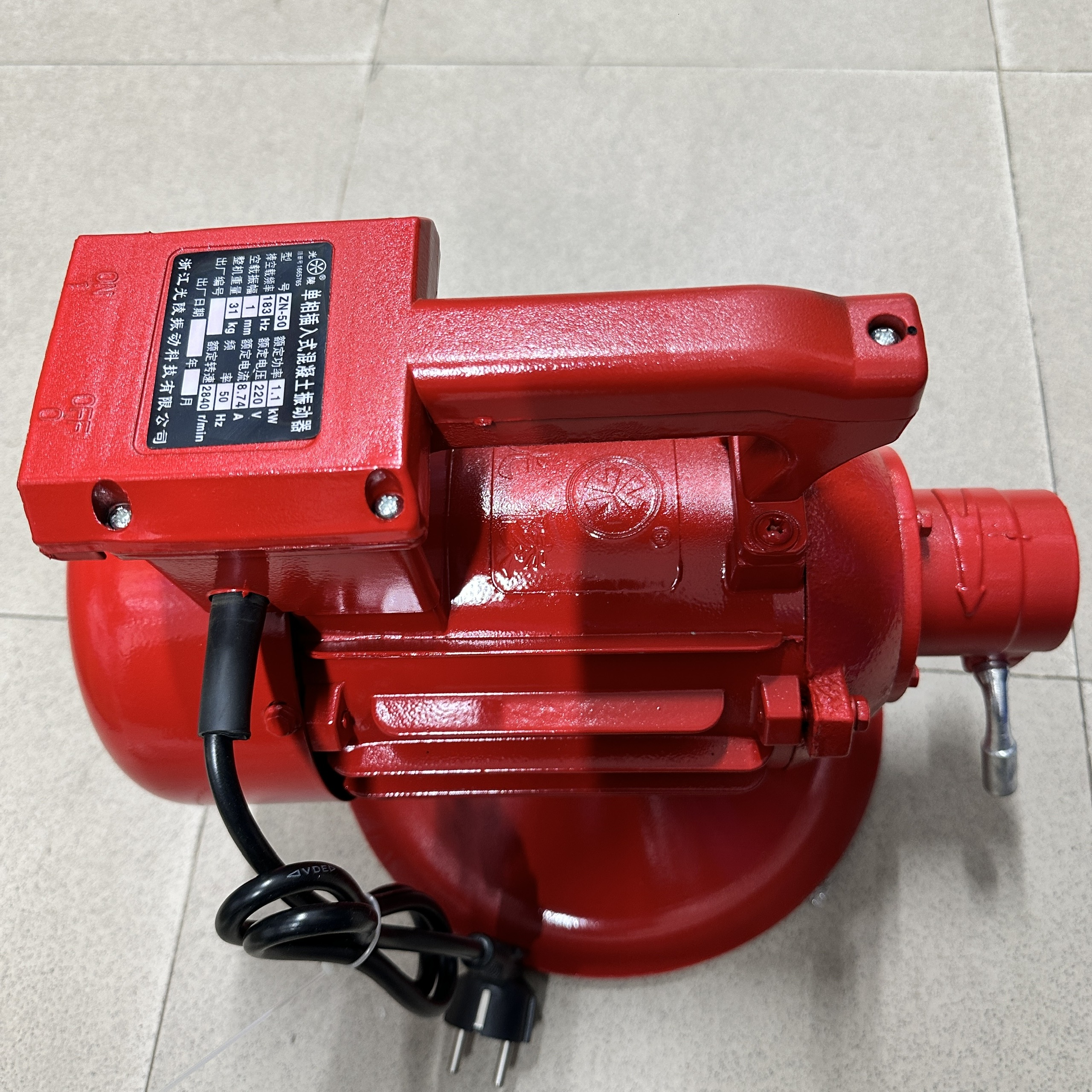 MÁY ĐẦM DÙI 1100W-220V CỦ ĐẦM MÔ TƠ HOA THỊ ZN-50 TỐC ĐỘ 2840V/P KHÔNG KÈM DÂY ĐẦM GIẢI PHÁP HOÀN HẢO CHO THI CÔNG XÂY DỰNG VÀ CÔNG TRÌNH BÊ TÔNG