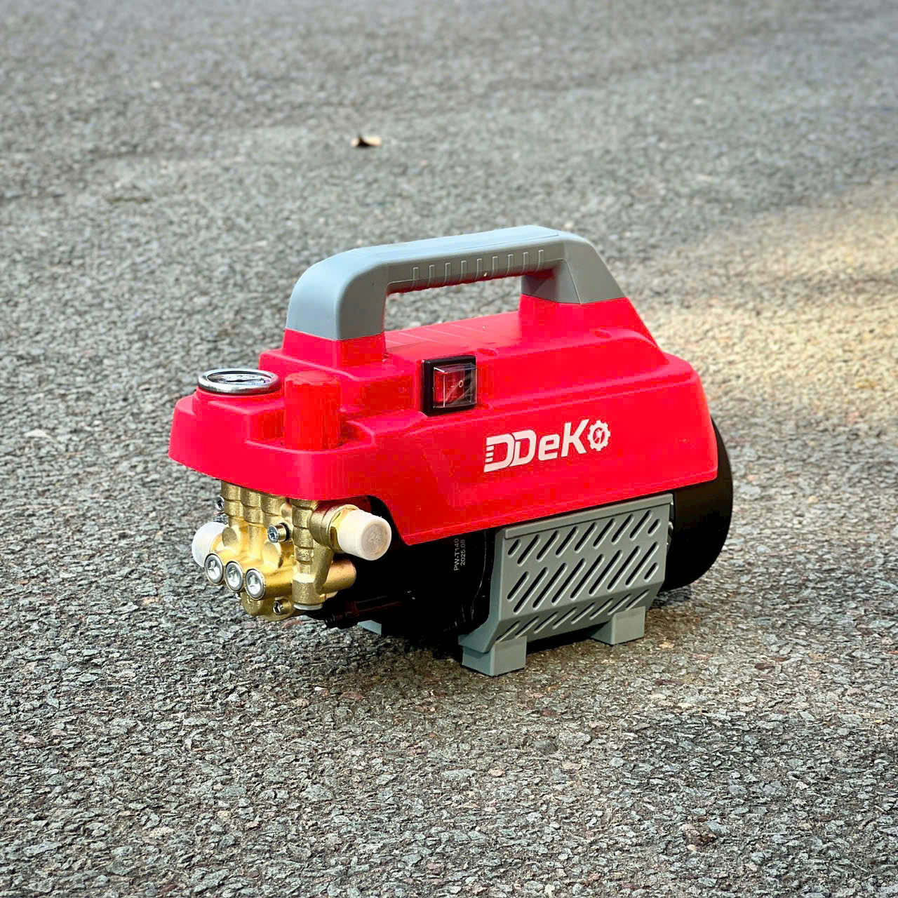 MÁY RỬA XE GIA ĐÌNH CÓ CHỈNH ÁP DDEKO DK-P25 2500W 120BAR 10L