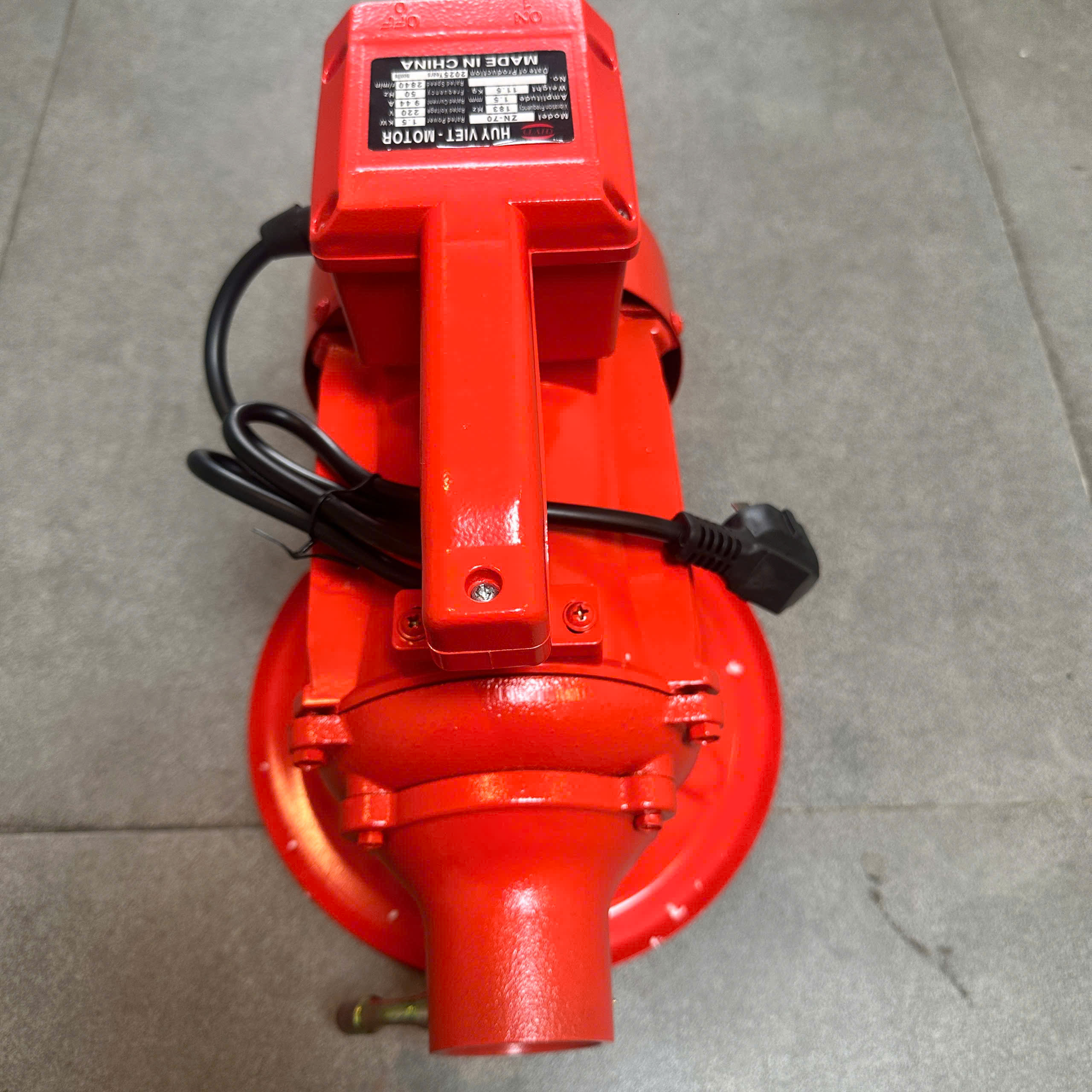 MÁY ĐẦM DÙI BÊ TÔNG CỦ ĐẦM MÔ TƠ CHẠY ĐIỆN HUY VIỆT ZN-70 CÔNG SUẤT 1500W-220V KHÔNG KÈM DÂY ĐẦM TỐC ĐỘ 2840V/P GIẢI PHÁP ĐẦM HIỆU QUẢ GIÚP ĐẦM BÊ TÔNG NHANH CHÓNG