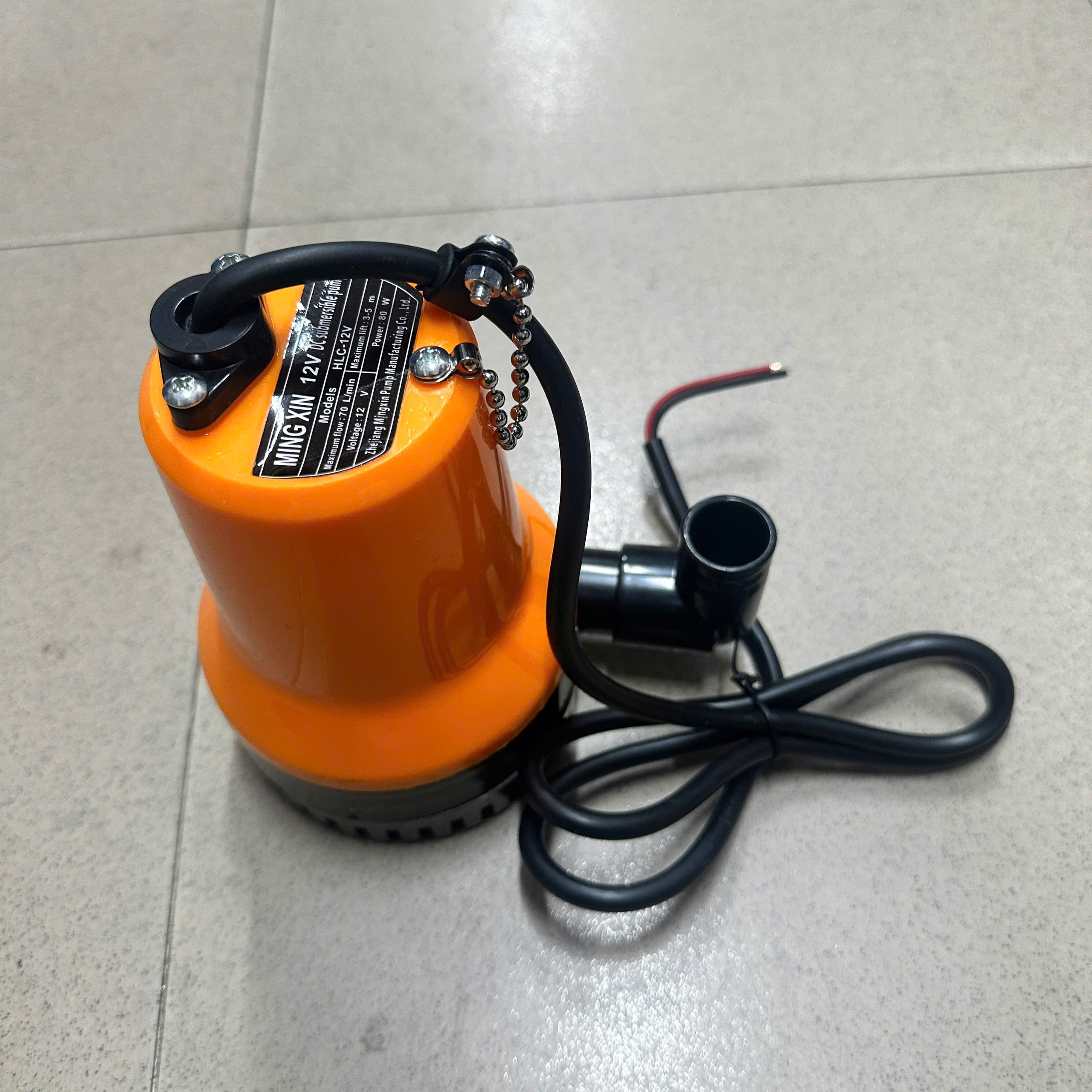 MÁY BƠM CHÌM NHỰA ẮC QUY LOẠI 80W-12V CÁNH BƠM PPO LƯU LƯỢNG 1.5M3/H CHẠY ÊM NHỎ GỌN TIỆN DỤNG