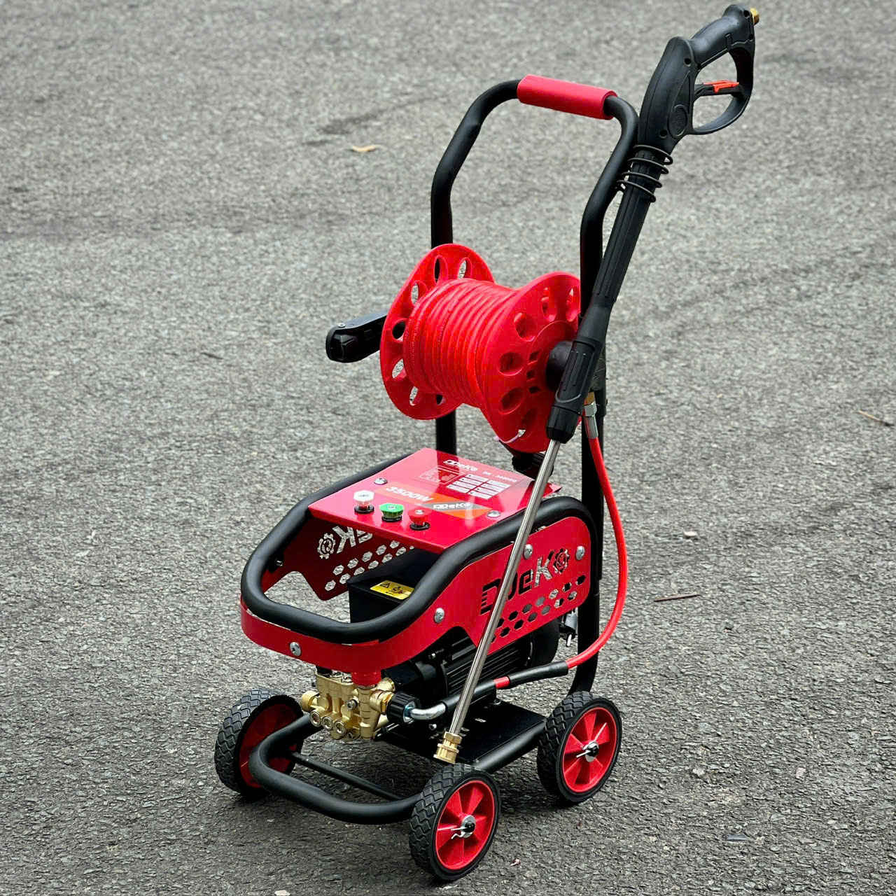 MÁY XỊT RỬA XE CAO ÁP CÓ CHỈNH ÁP CÓ ÁT CHỐNG GIẬT DDEKO DK-3400SQ 3400W 180BAR 12L