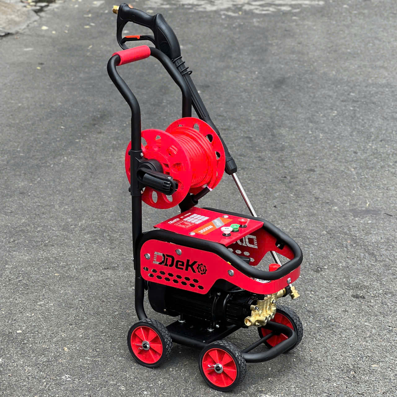 MÁY XỊT RỬA XE CAO ÁP CÓ CHỈNH ÁP CÓ ÁT CHỐNG GIẬT DDEKO DK-3400SQ 3400W 180BAR 12L